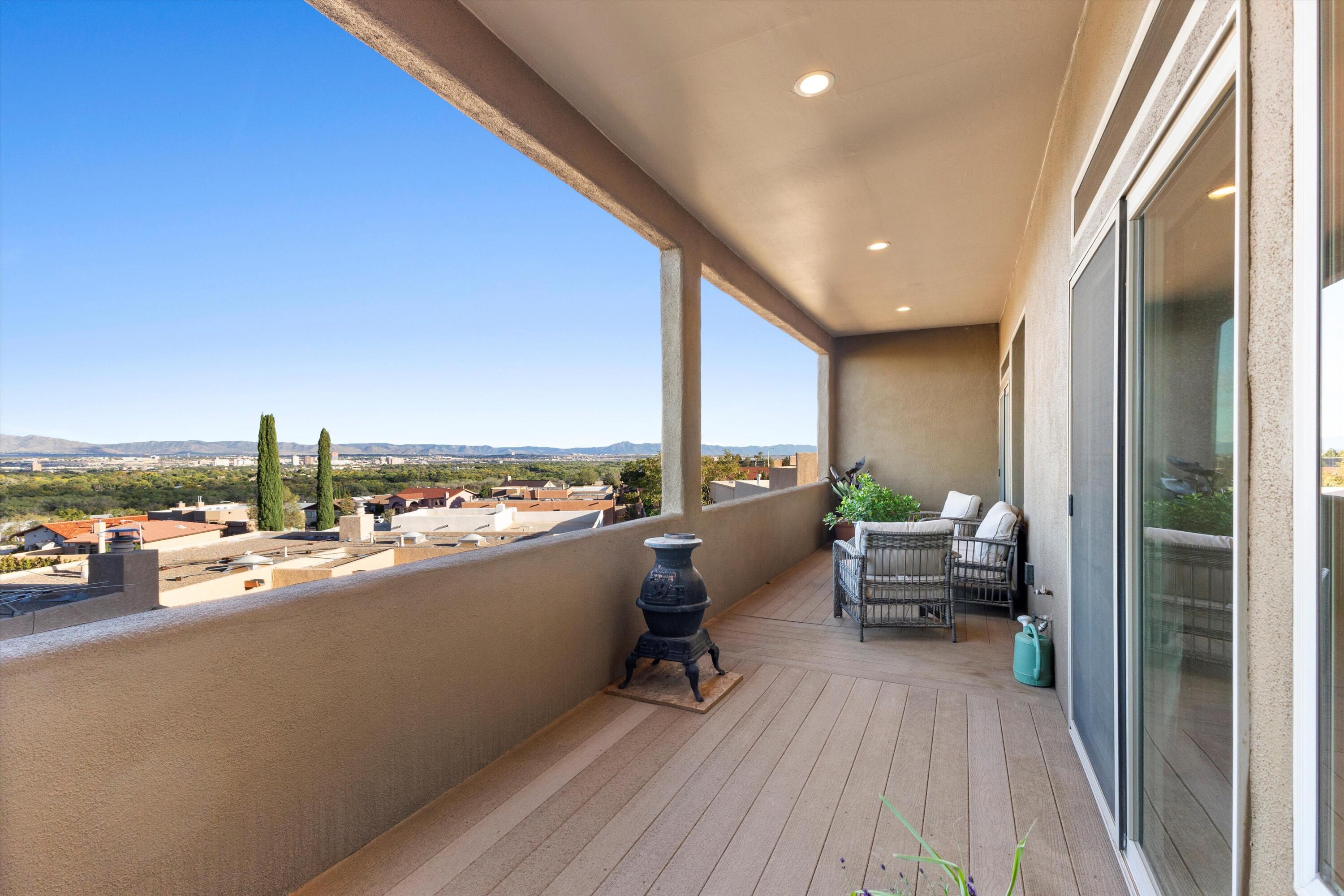 1632 Cliffside Drive NW