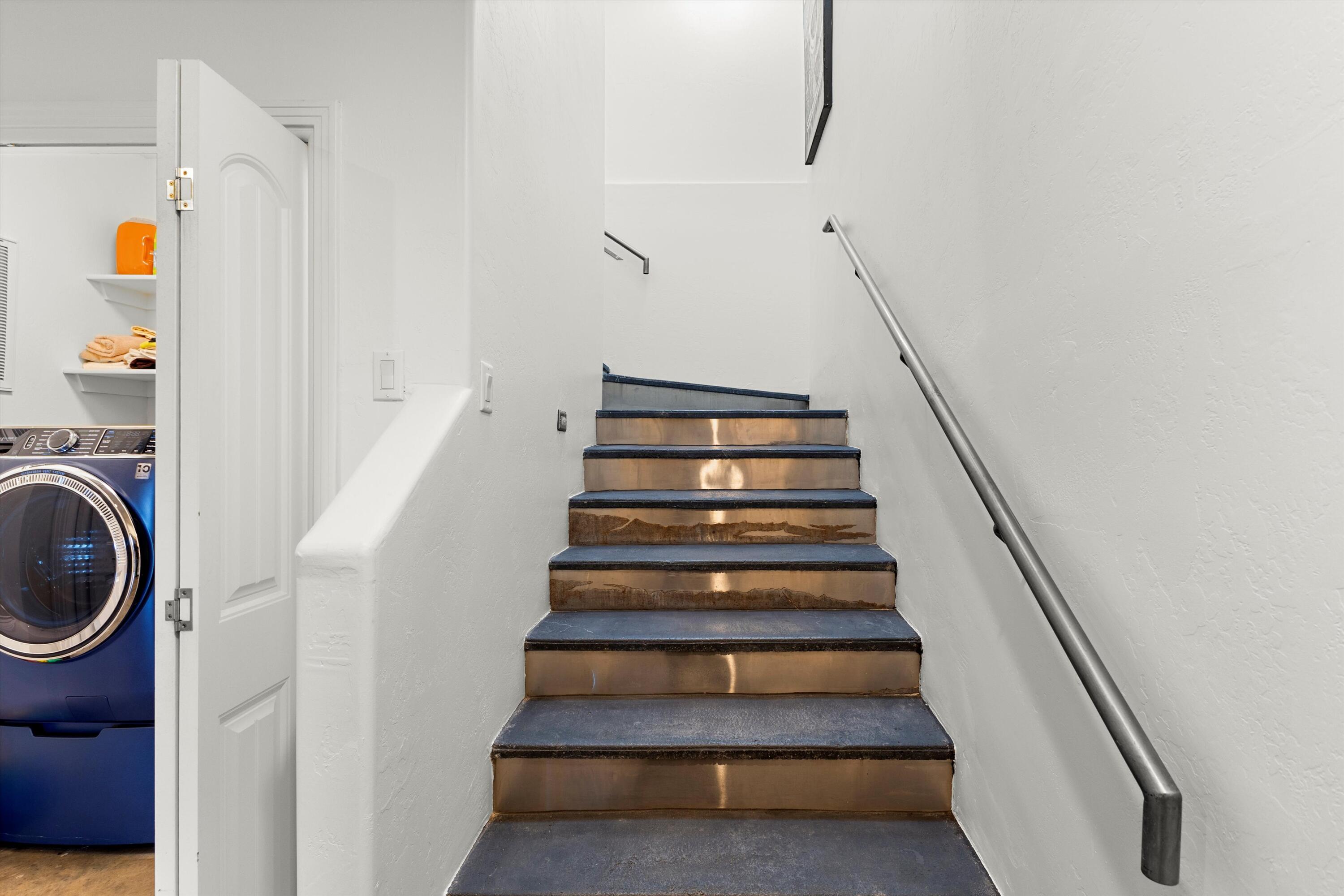 1632 Cliffside Drive NW