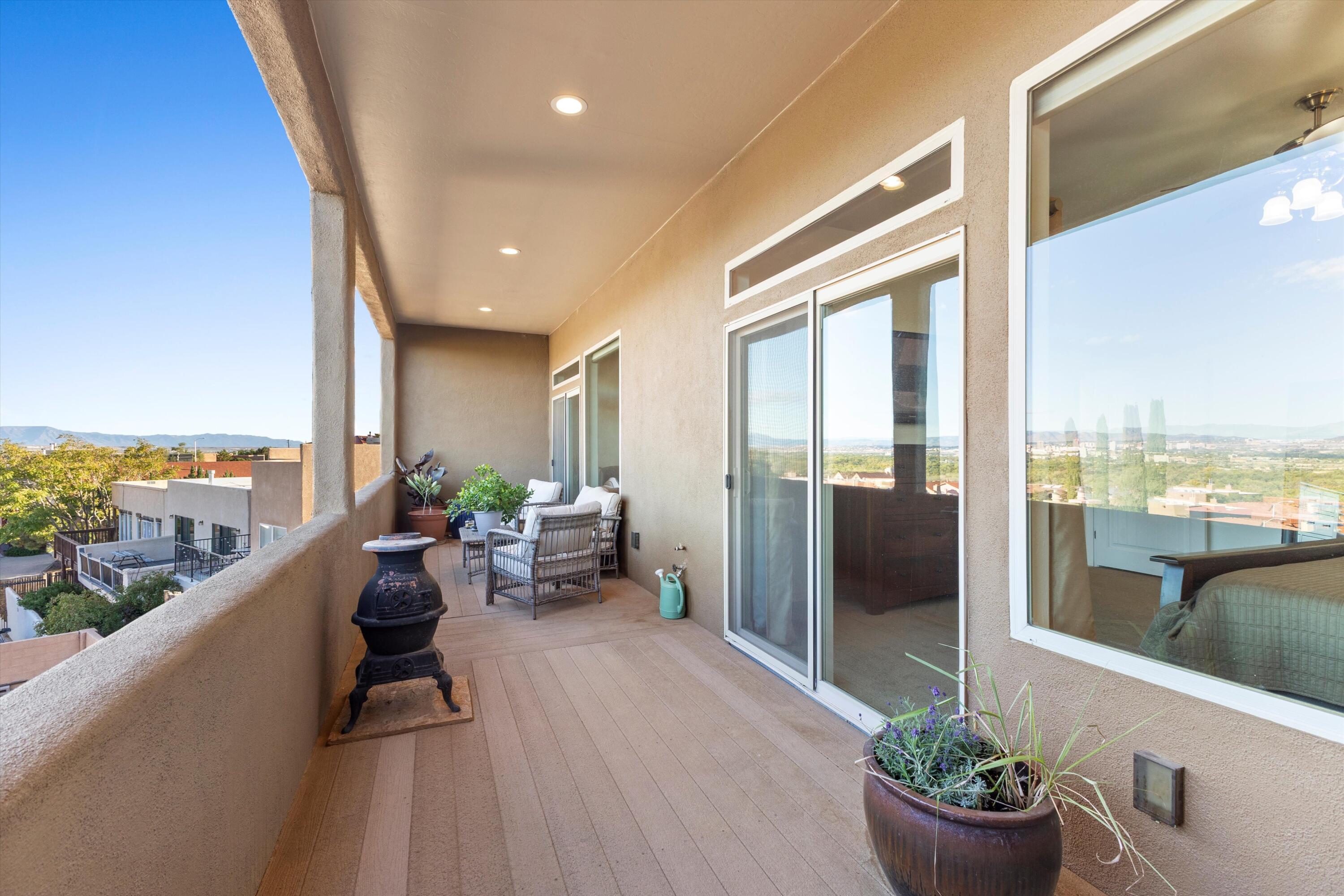 1632 Cliffside Drive NW