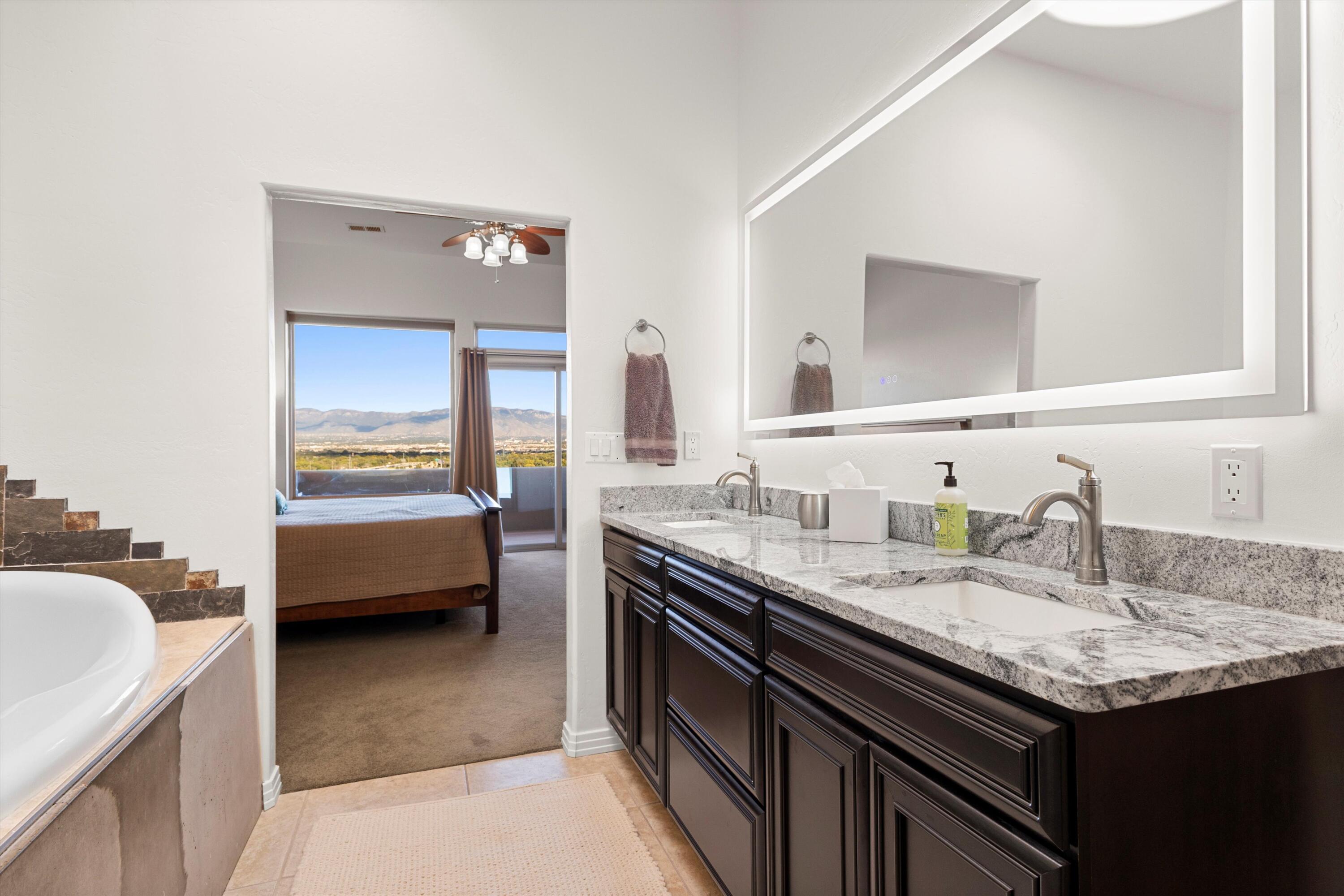 1632 Cliffside Drive NW