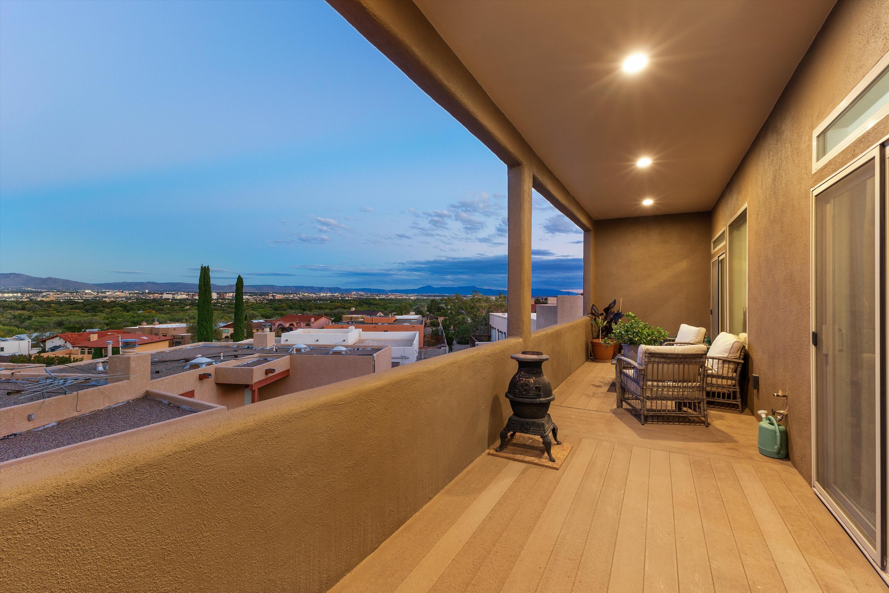 1632 Cliffside Drive NW