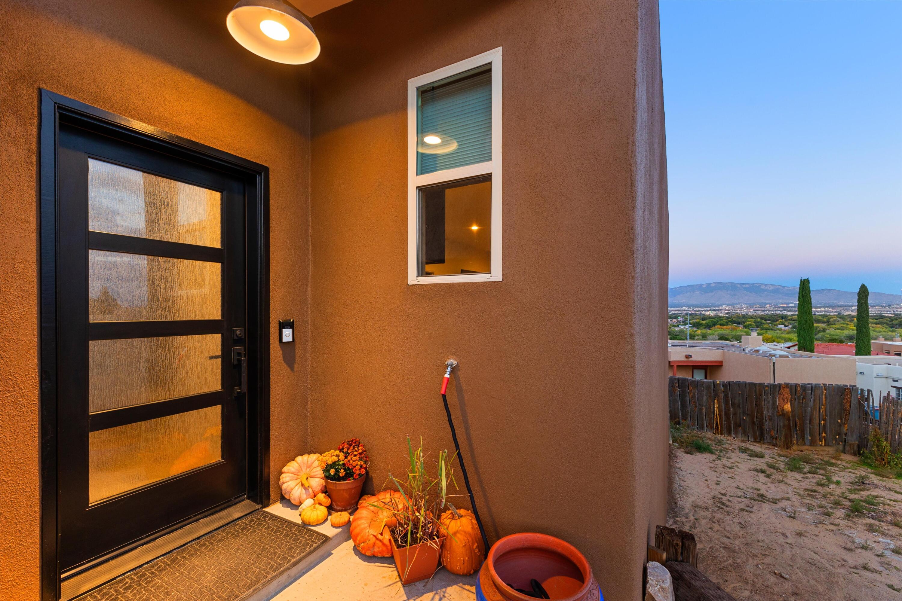 1632 Cliffside Drive NW