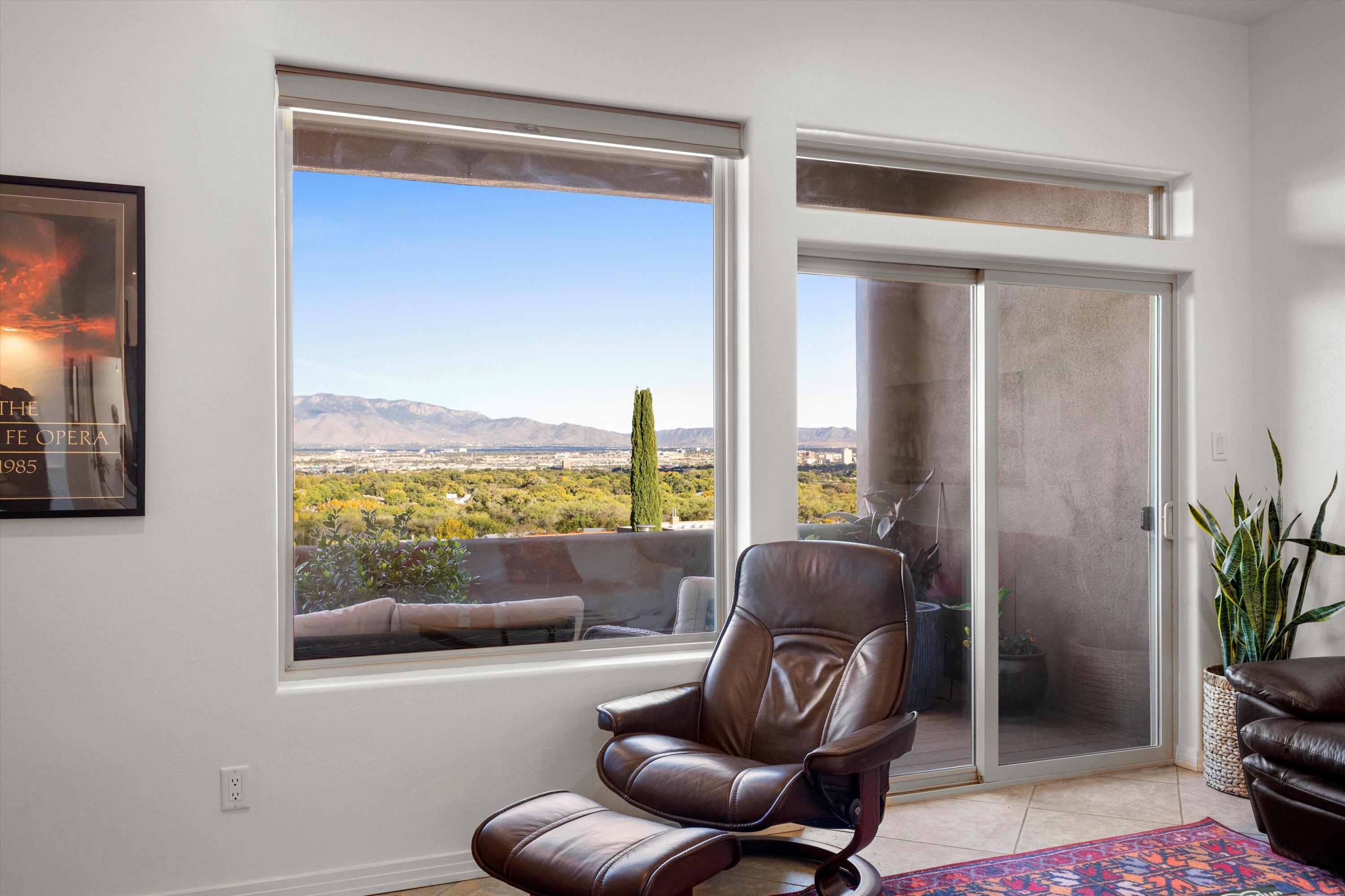 1632 Cliffside Drive NW