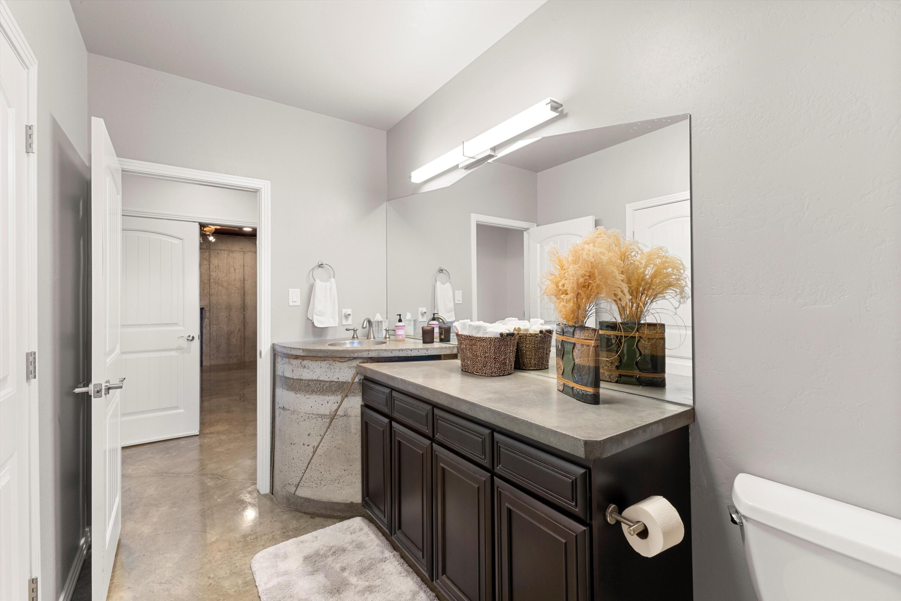 1632 Cliffside Drive NW