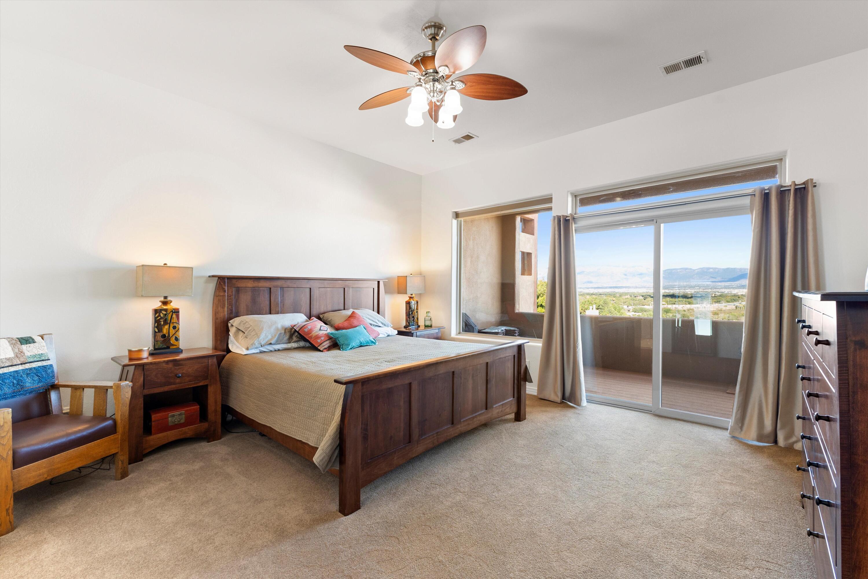 1632 Cliffside Drive NW