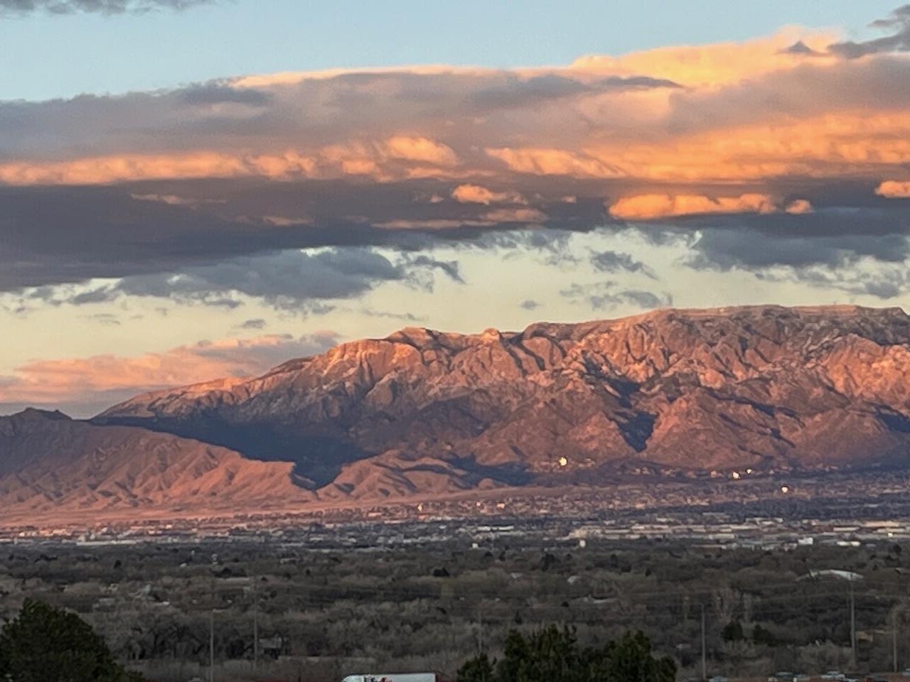 1632 Cliffside Drive NW