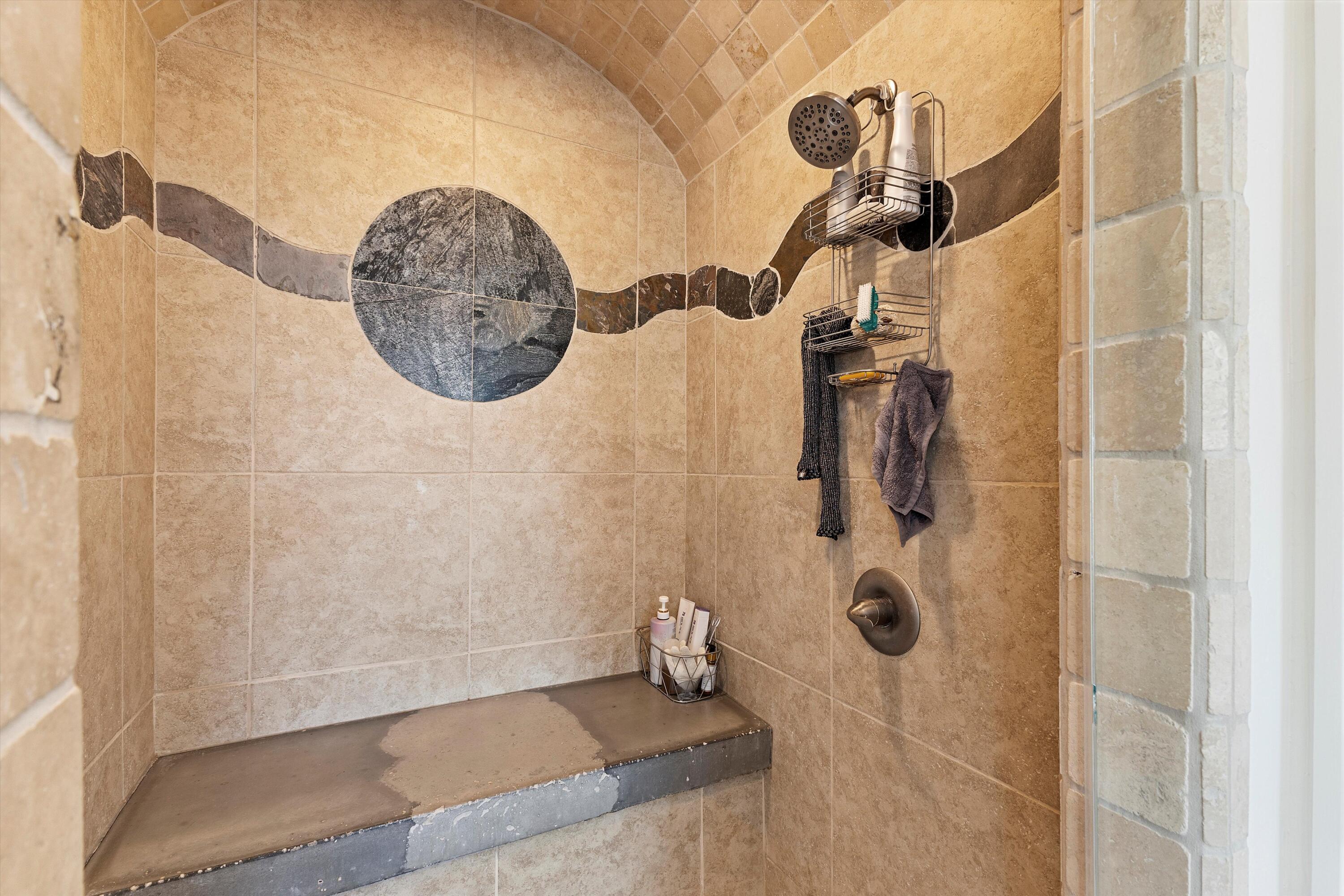 1632 Cliffside Drive NW