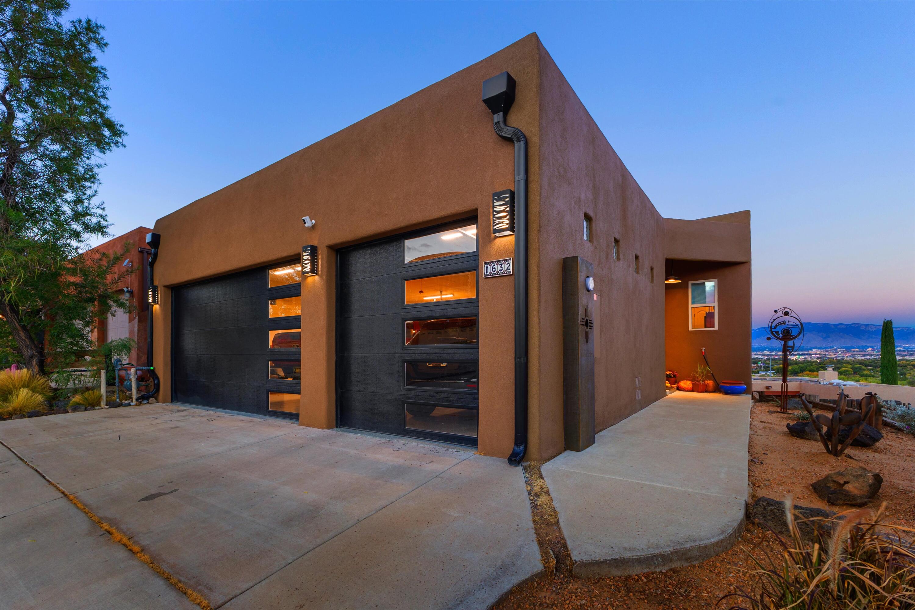 1632 Cliffside Drive NW