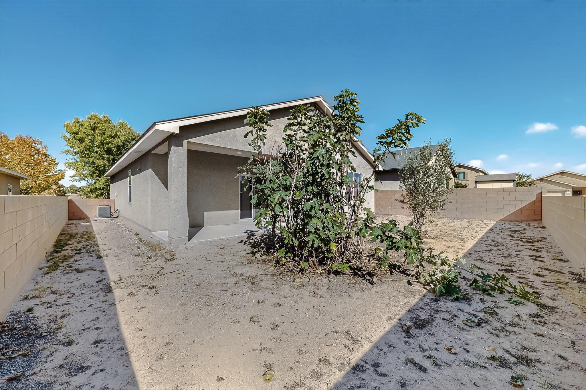 30 La Resolana Avenue