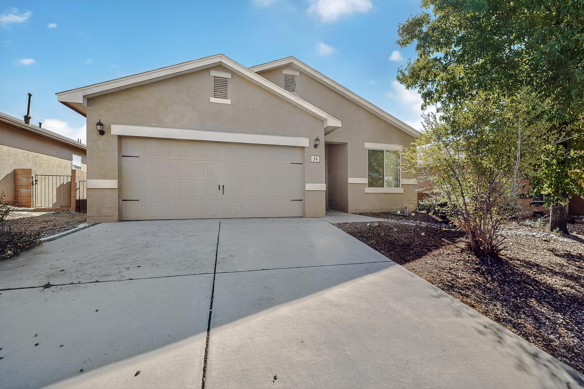 30 La Resolana Avenue