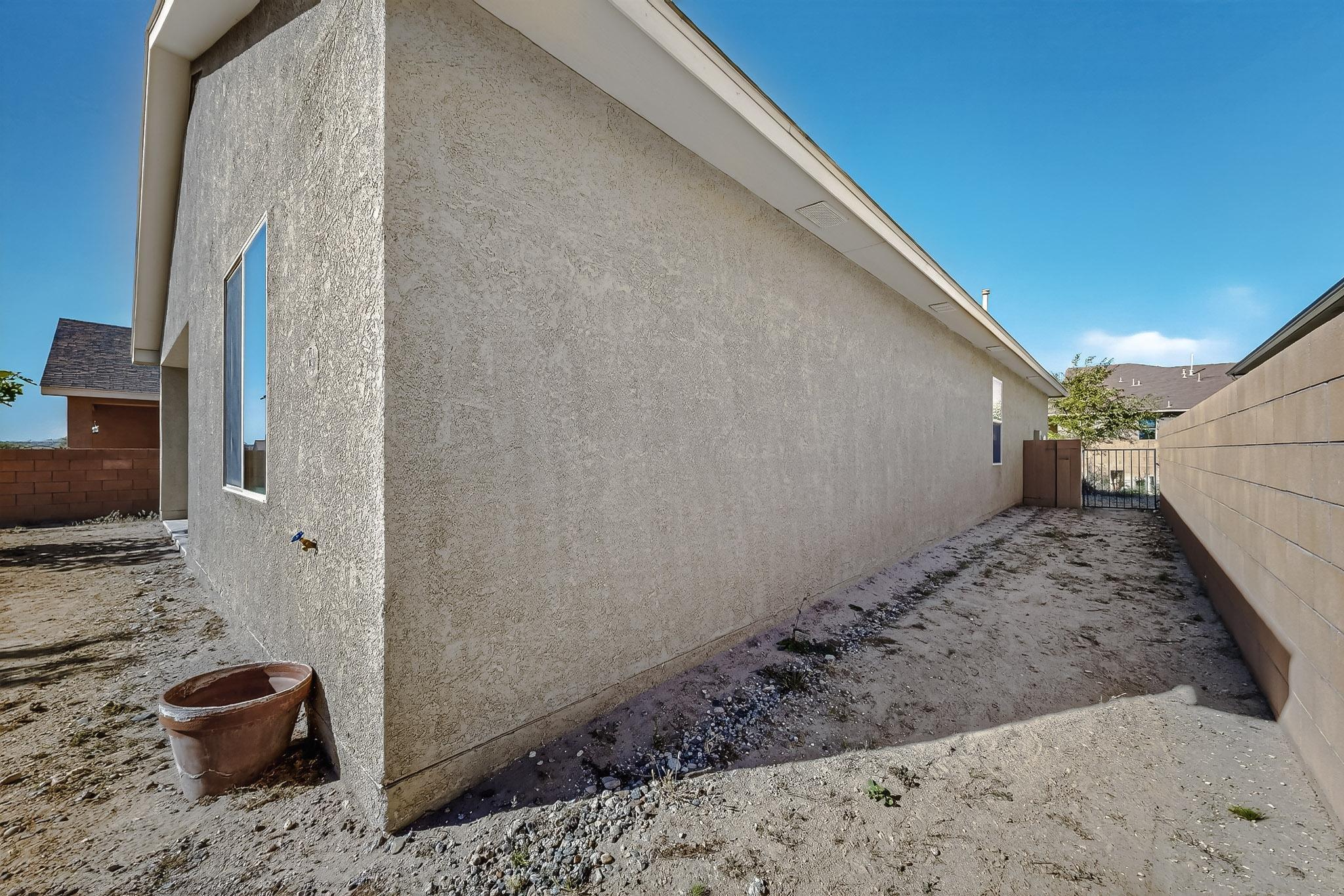 30 La Resolana Avenue