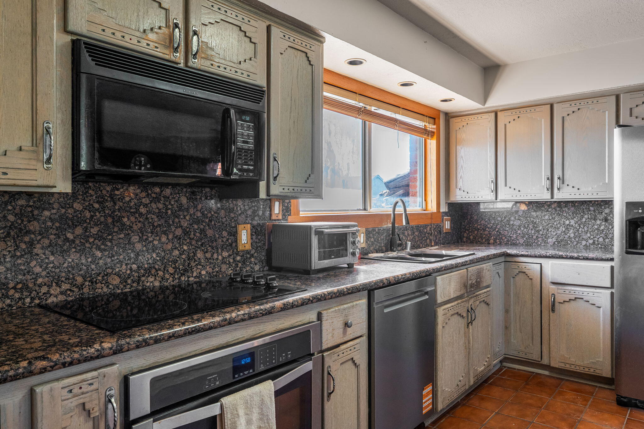 22 Lost Horizon Drive NW