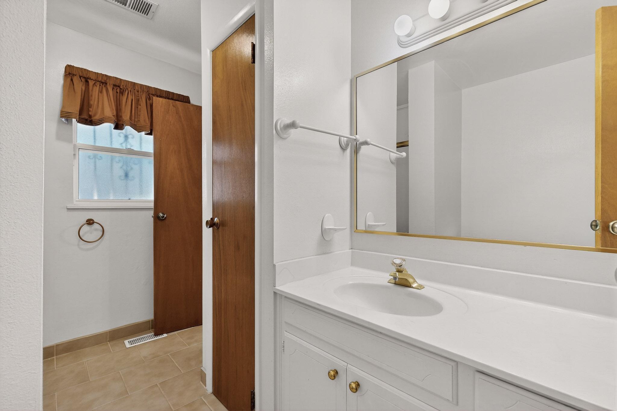 1919 La Poblana Road NW