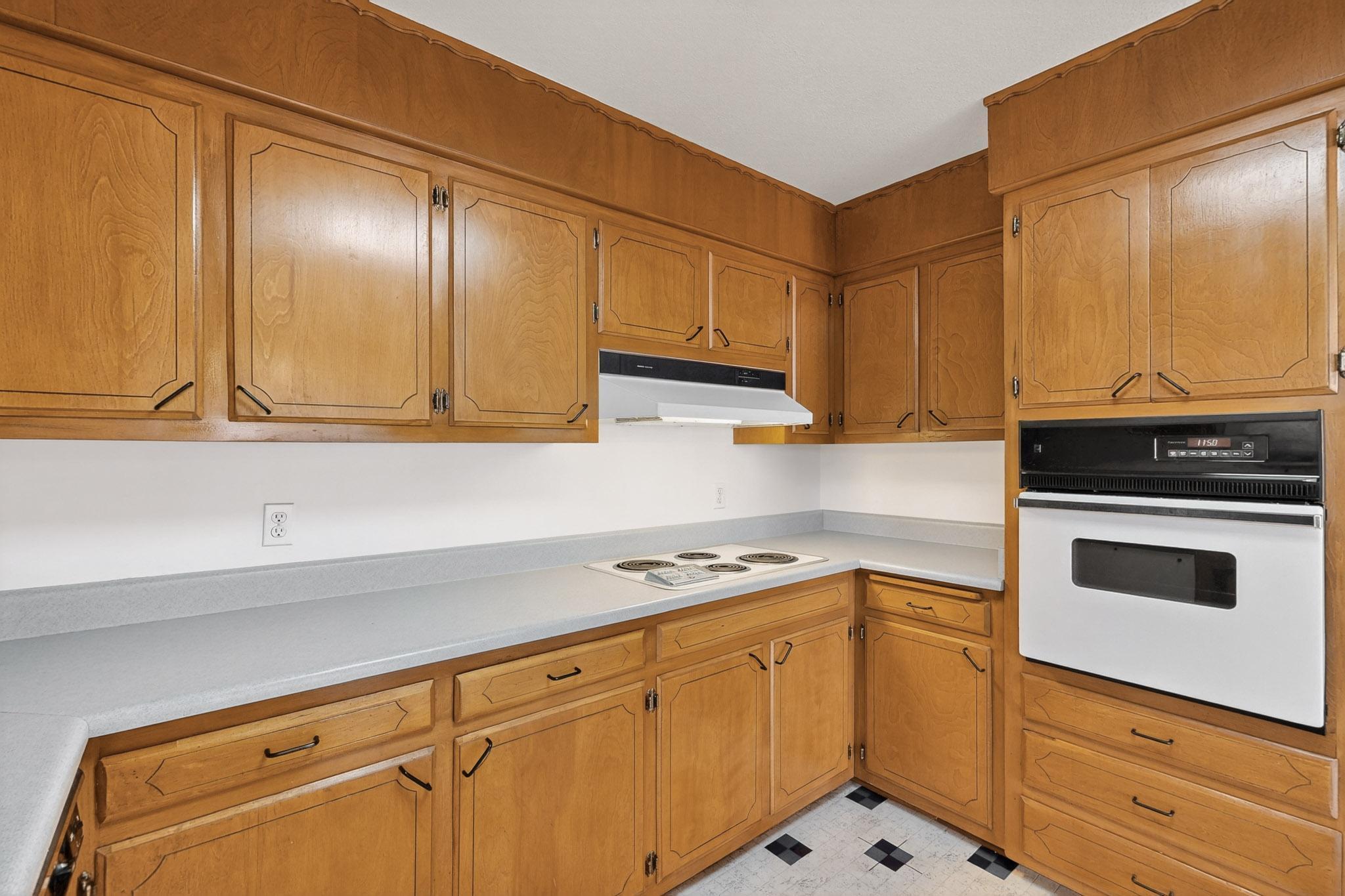 1919 La Poblana Road NW