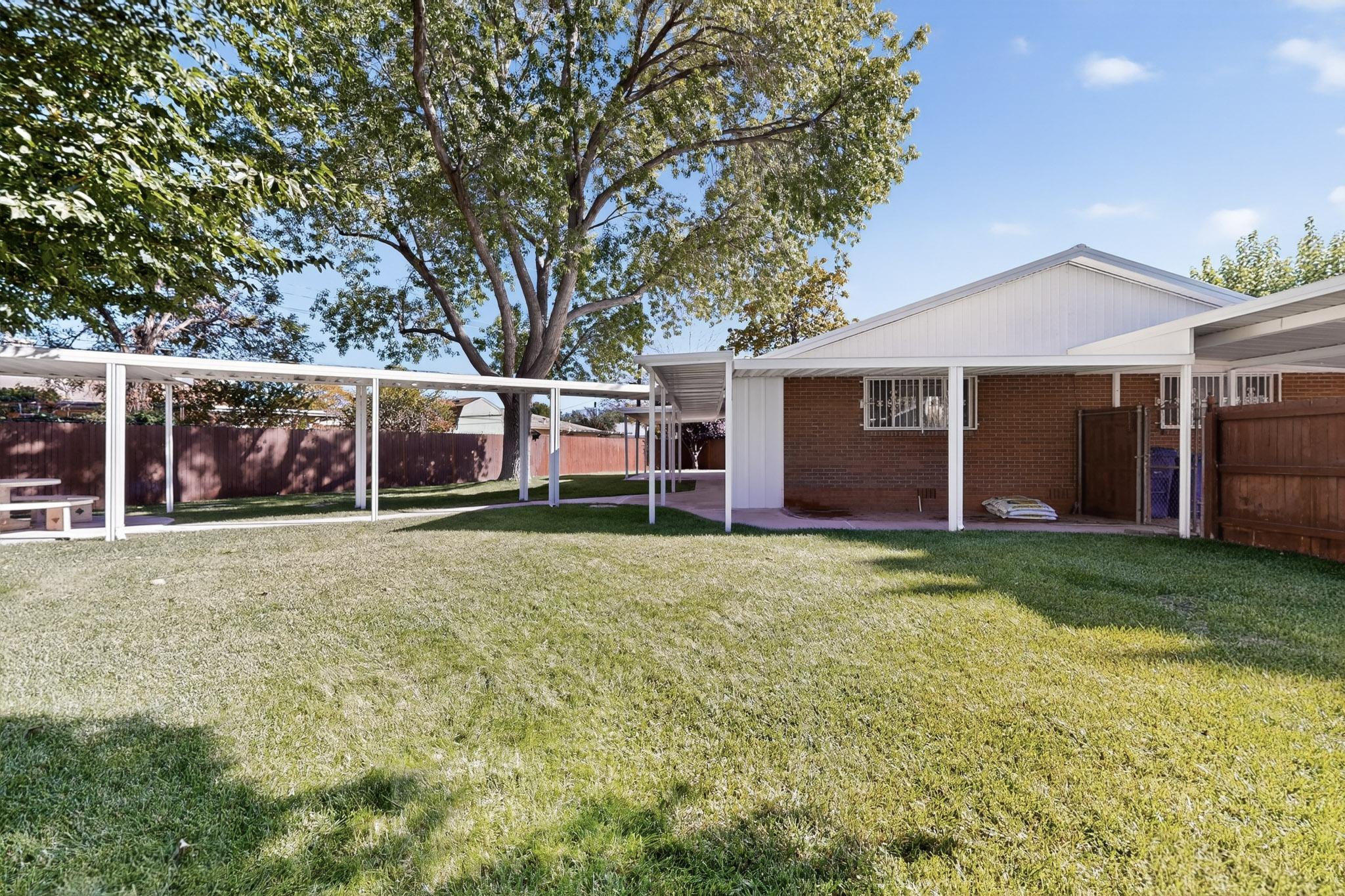 1919 La Poblana Road NW