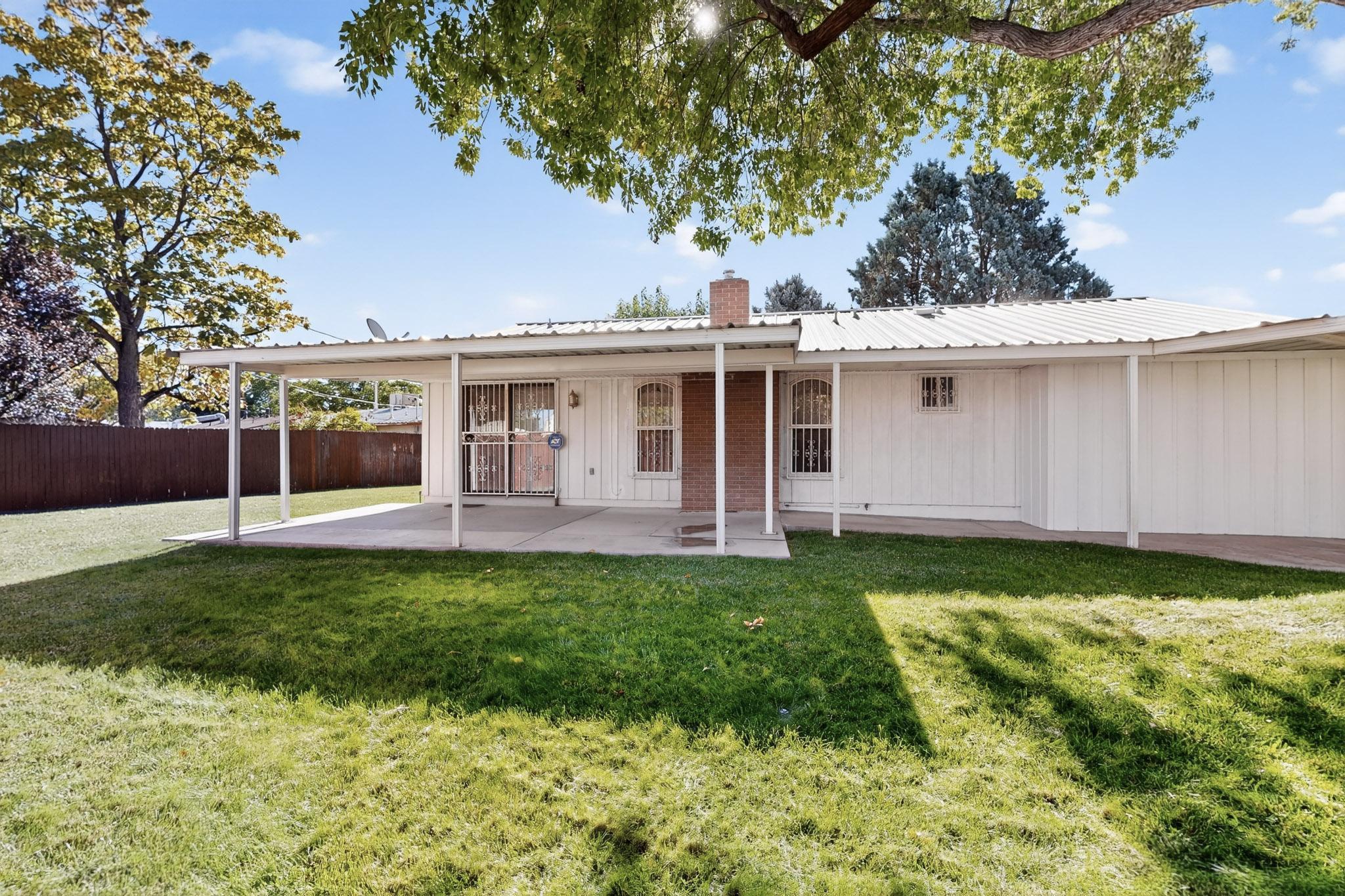 1919 La Poblana Road NW