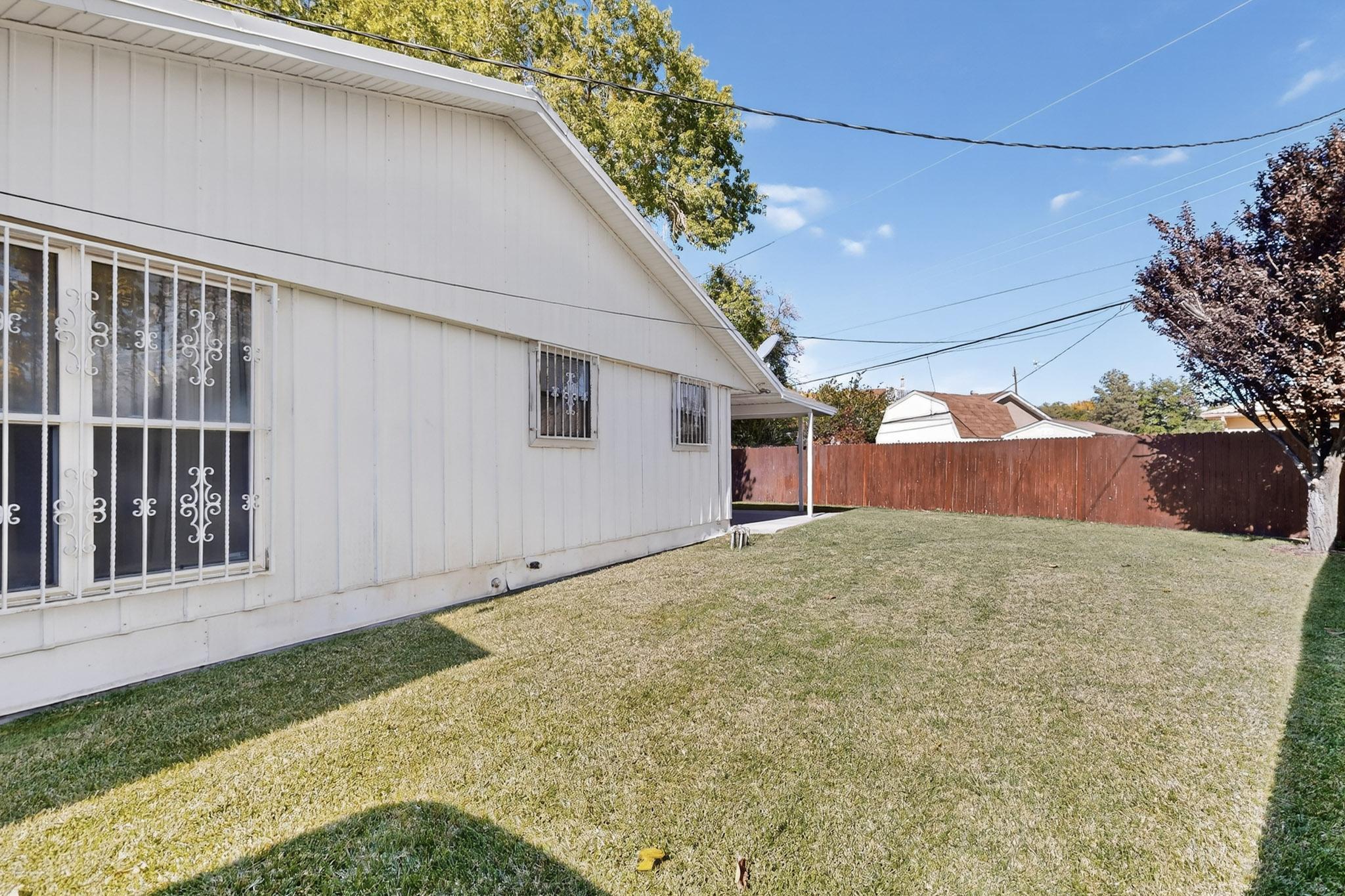 1919 La Poblana Road NW