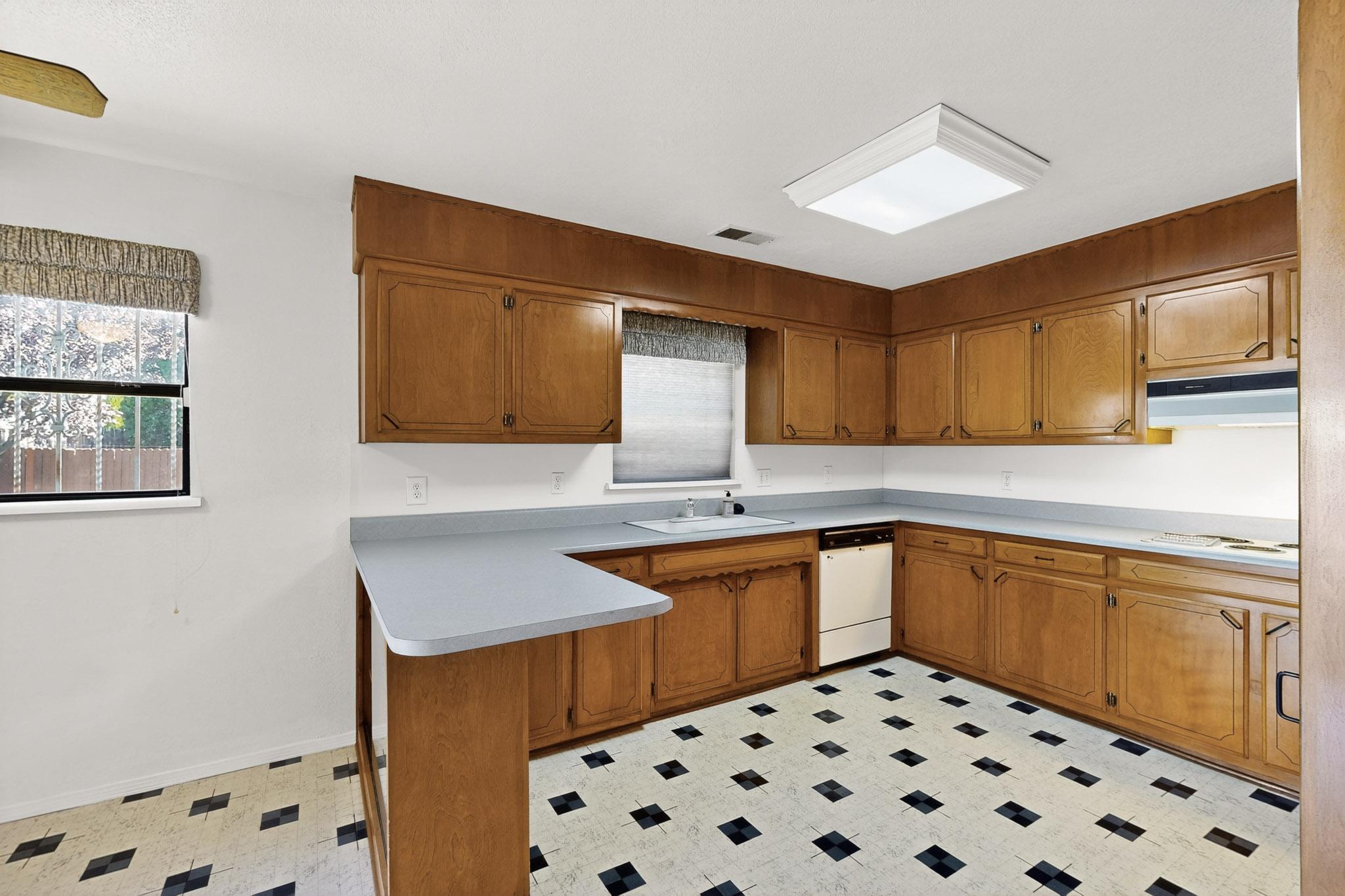 1919 La Poblana Road NW