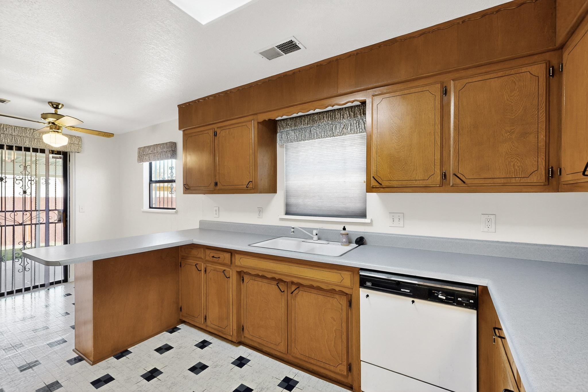 1919 La Poblana Road NW