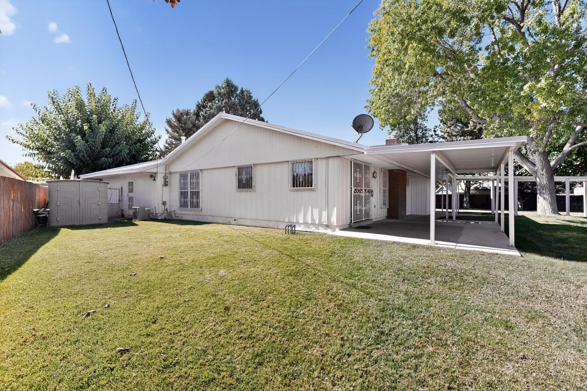 1919 La Poblana Road NW