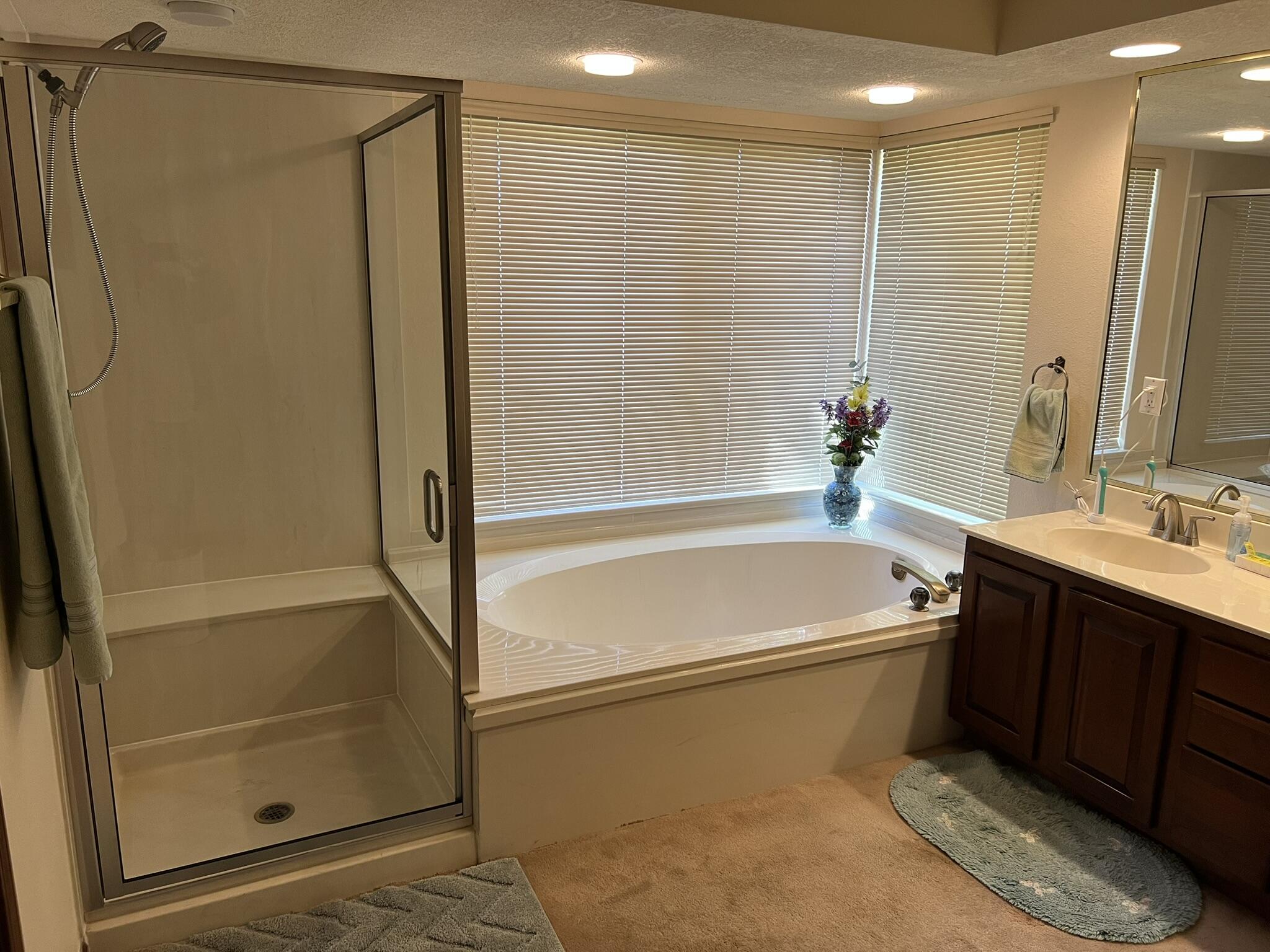 5916 CANYON CREST Place NE