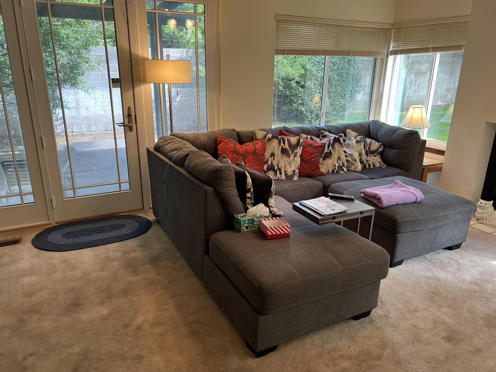 5916 CANYON CREST Place NE