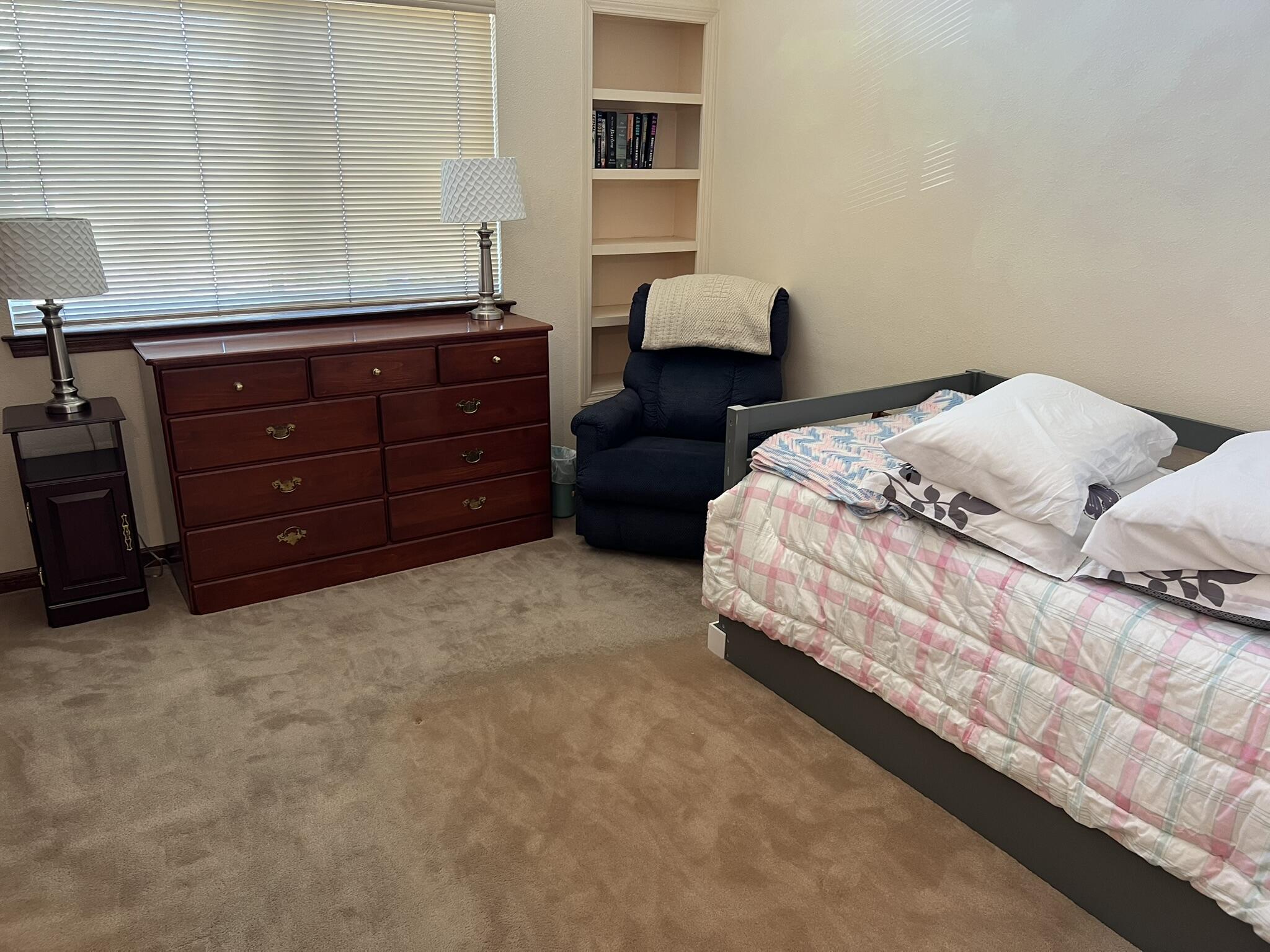 5916 CANYON CREST Place NE