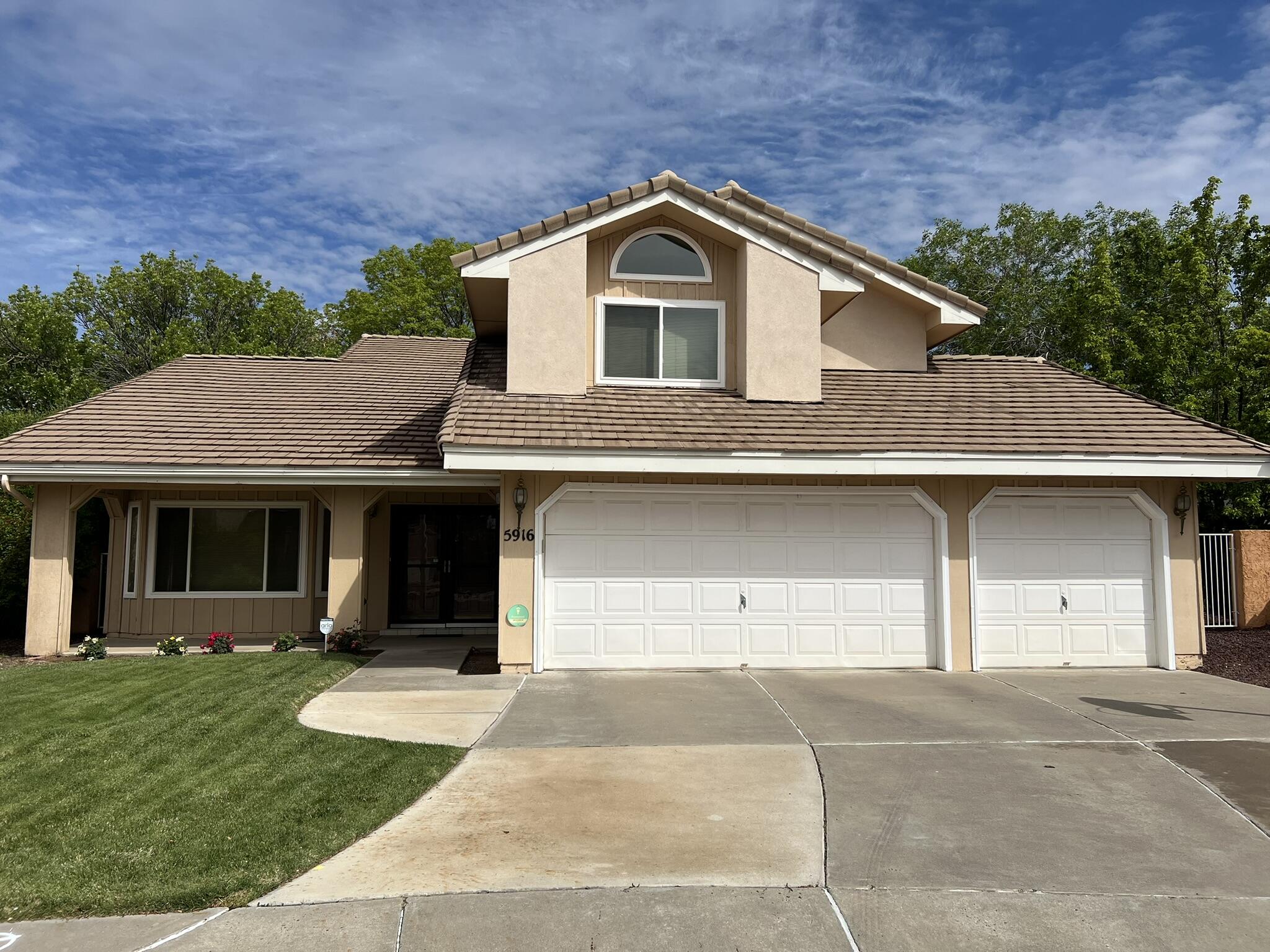 5916 CANYON CREST Place NE