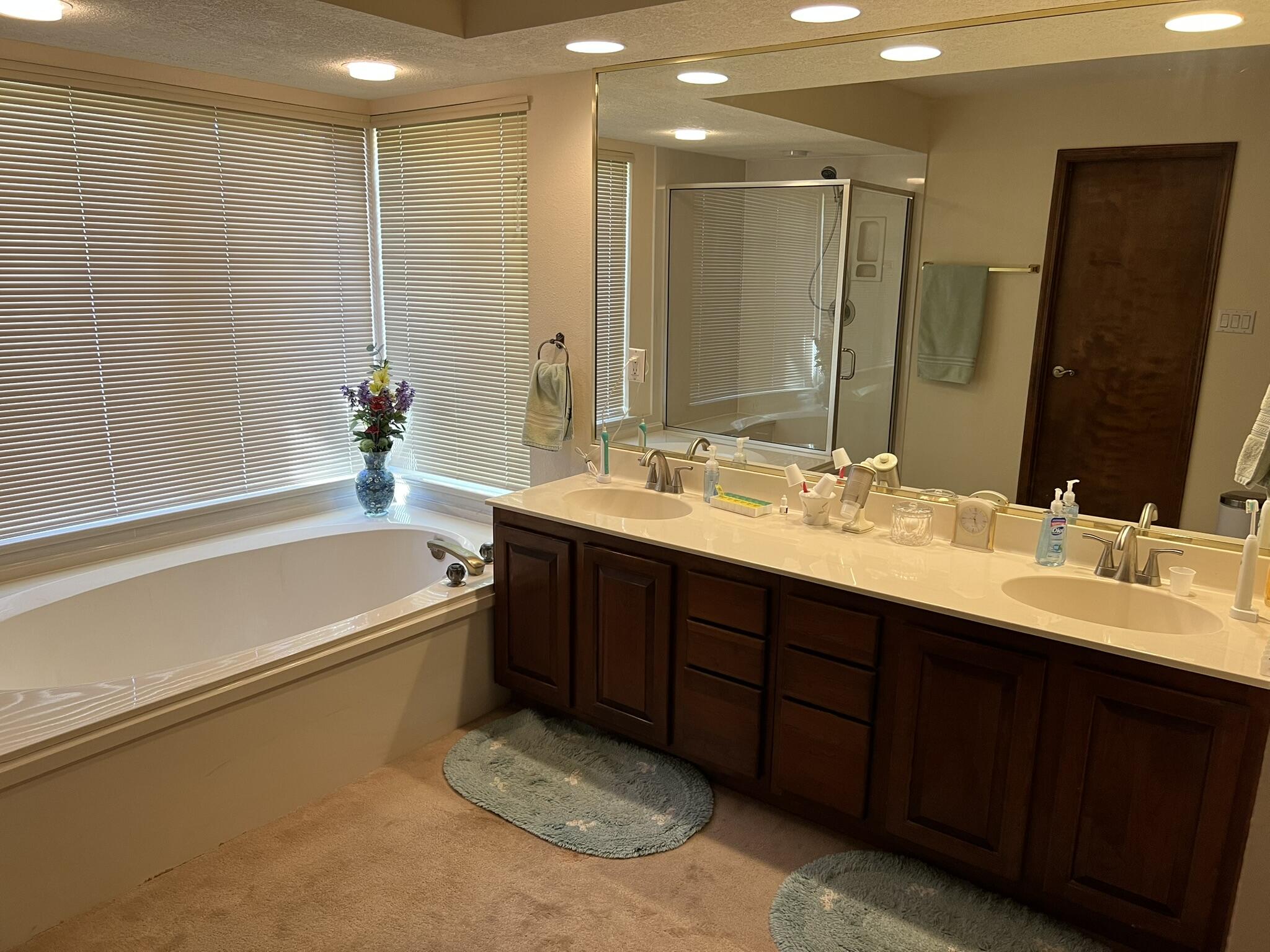 5916 CANYON CREST Place NE