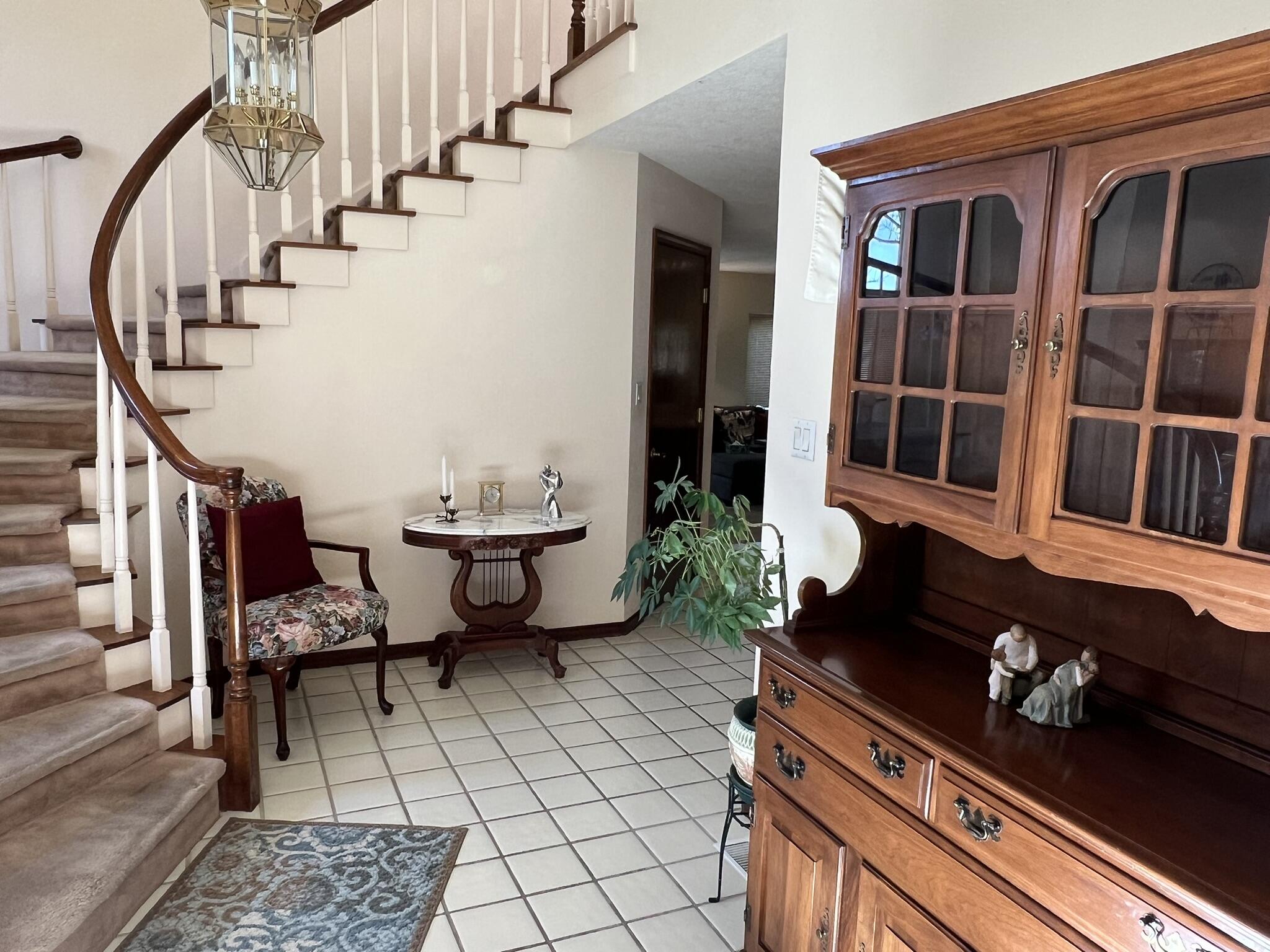 5916 CANYON CREST Place NE