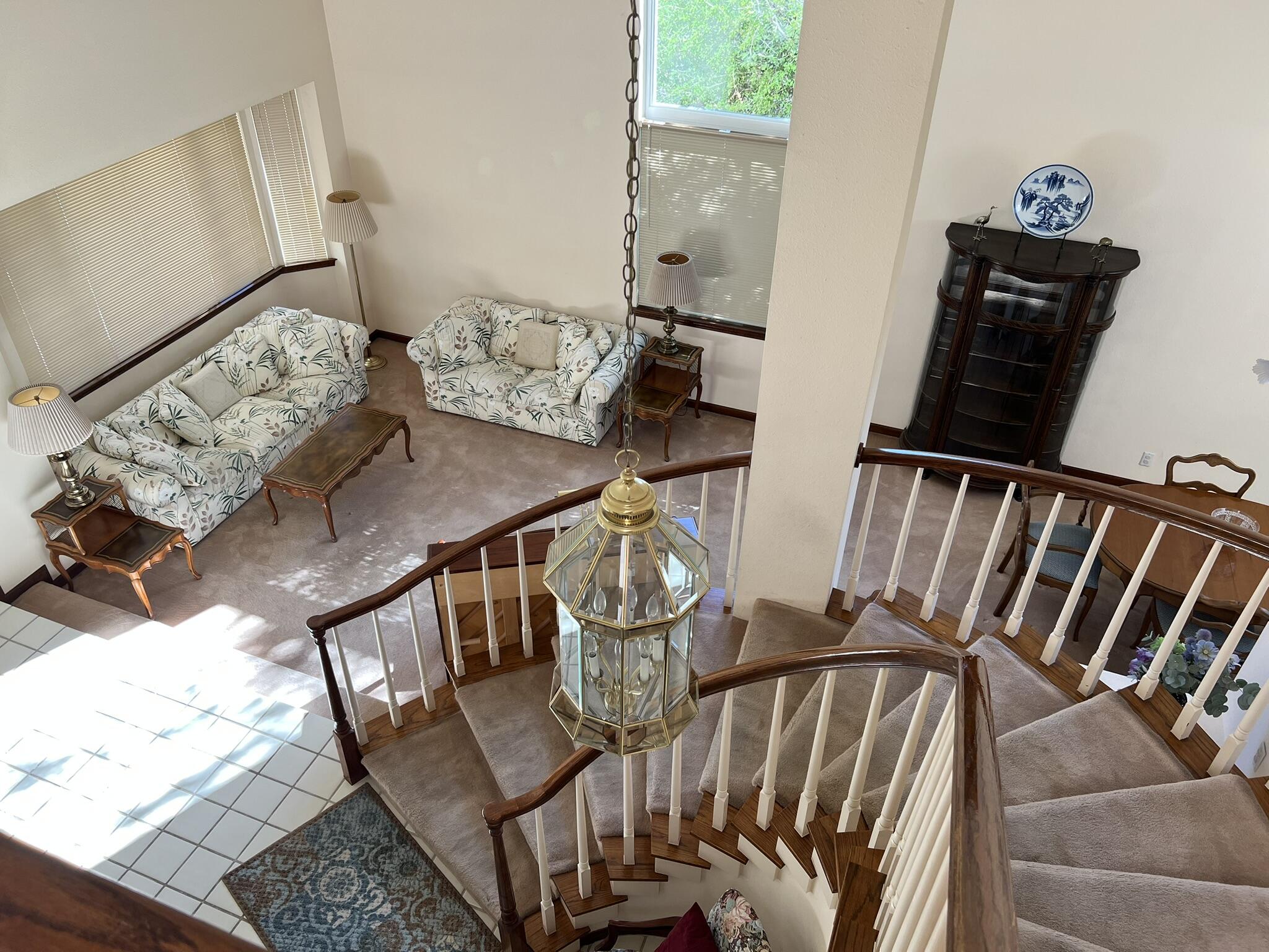 5916 CANYON CREST Place NE