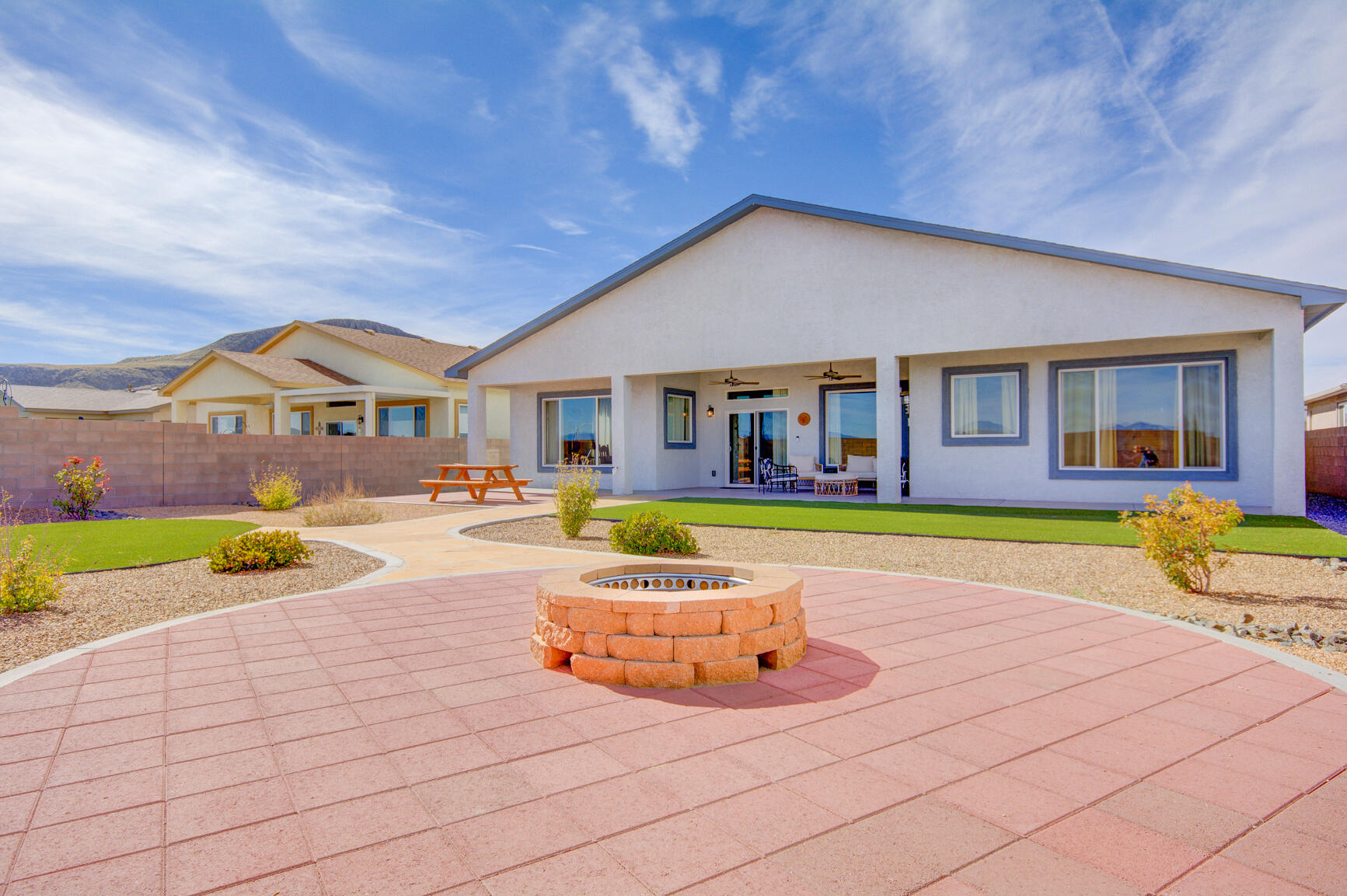 460 Rio Chama Circle SW