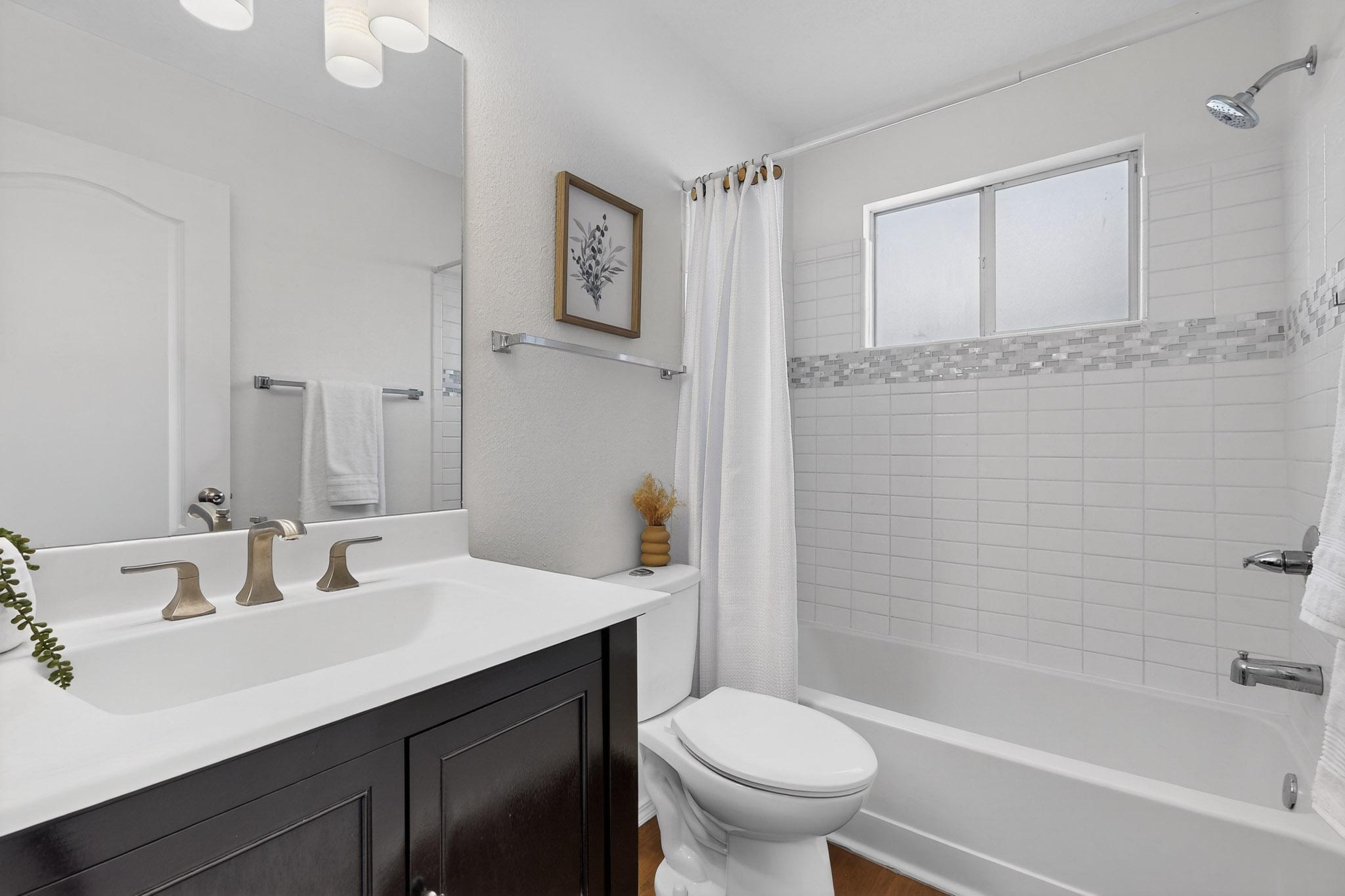 7258 Pajarito Road NE