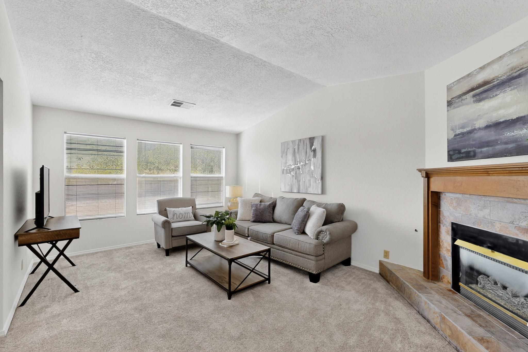 7258 Pajarito Road NE