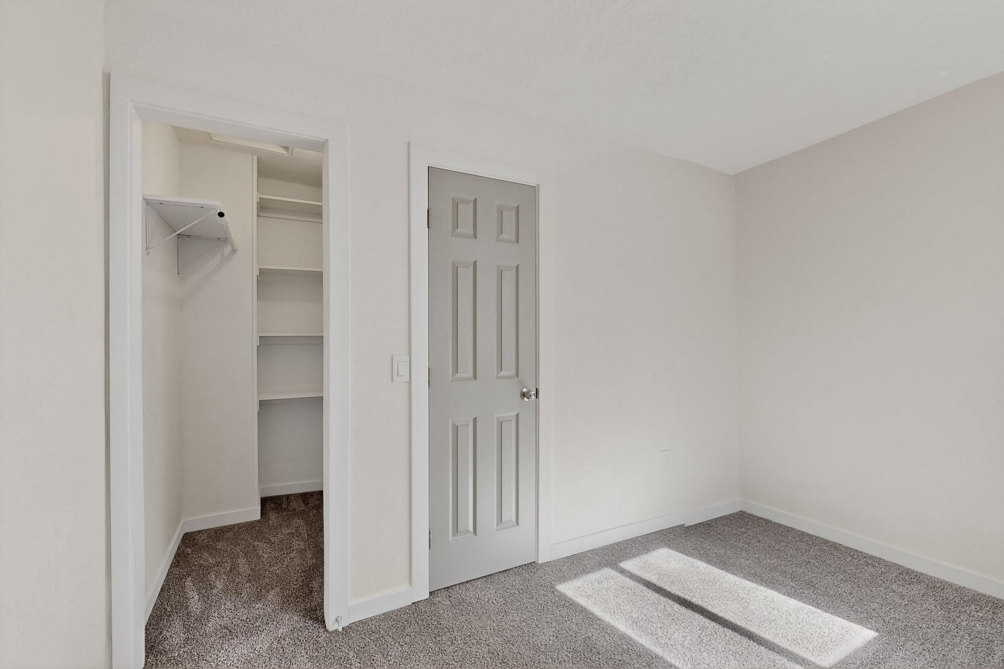 116 STANFORD Drive SE