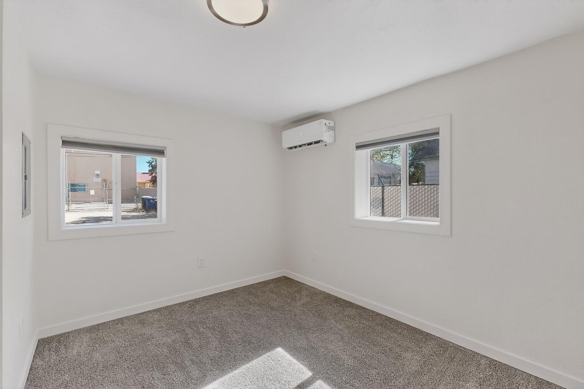 116 STANFORD Drive SE