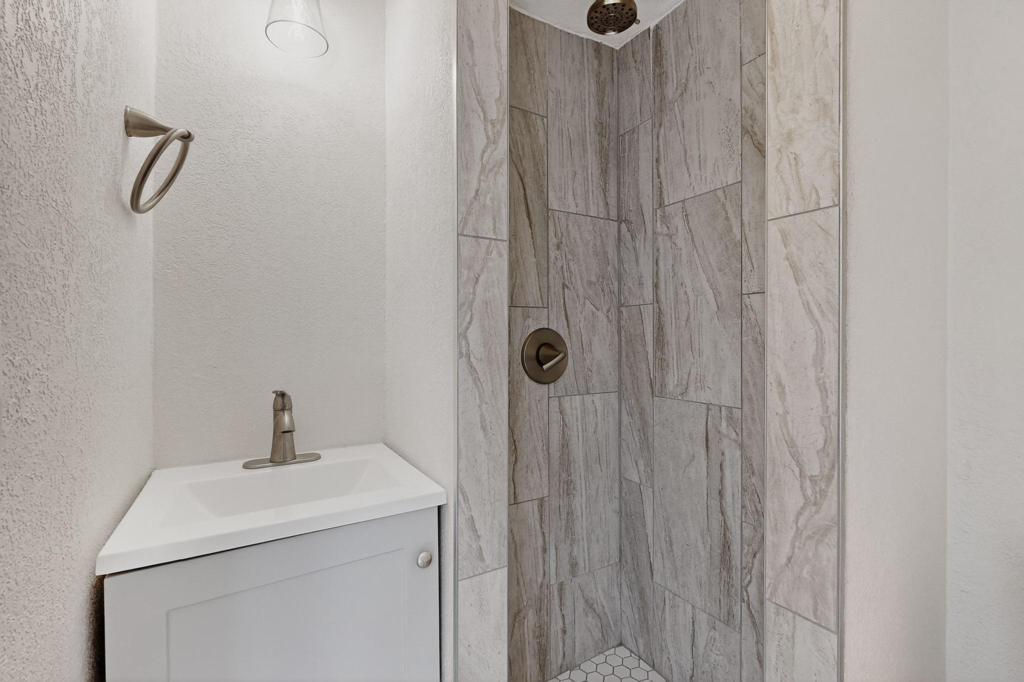 116 STANFORD Drive SE