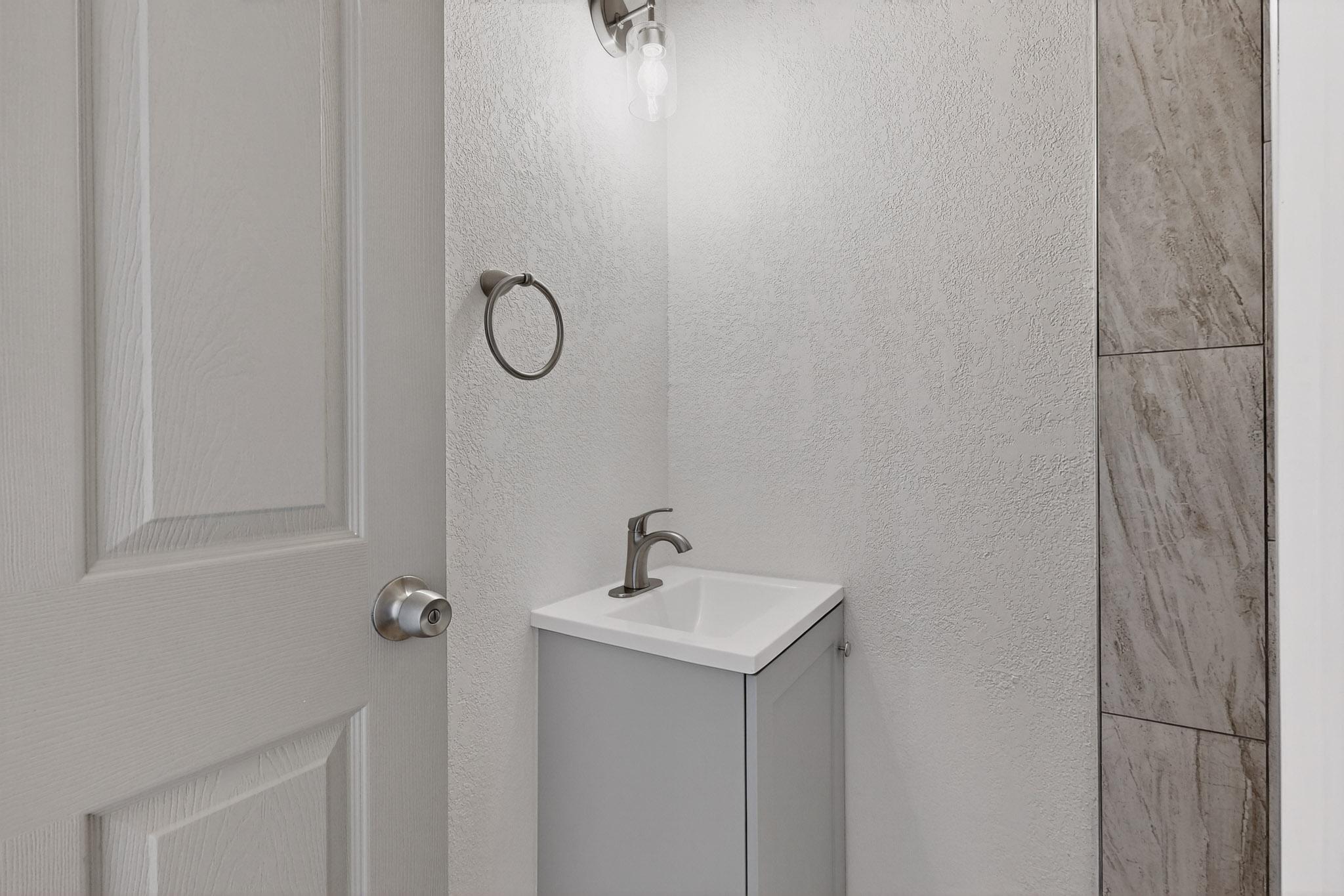 116 STANFORD Drive SE