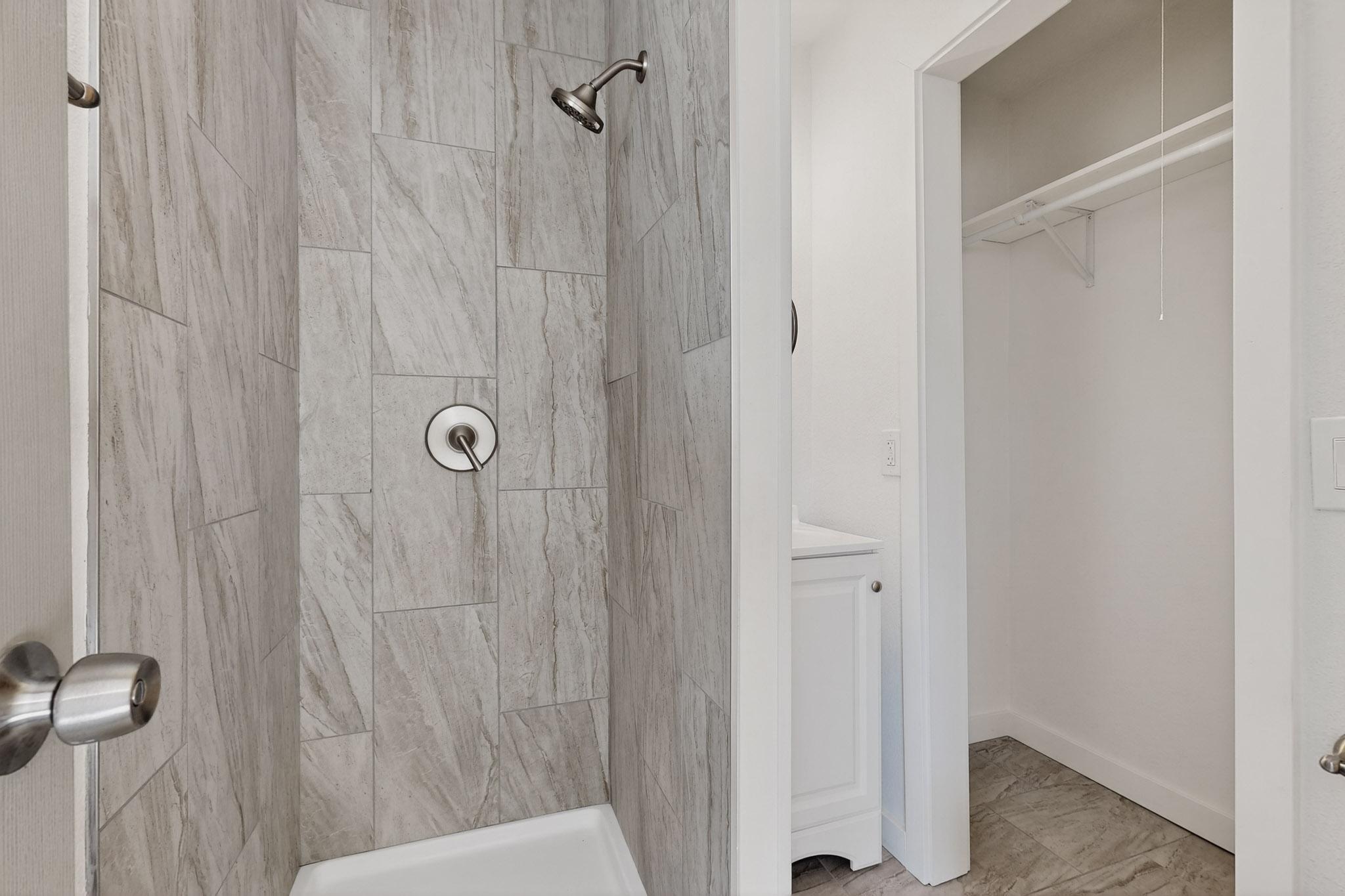 116 STANFORD Drive SE