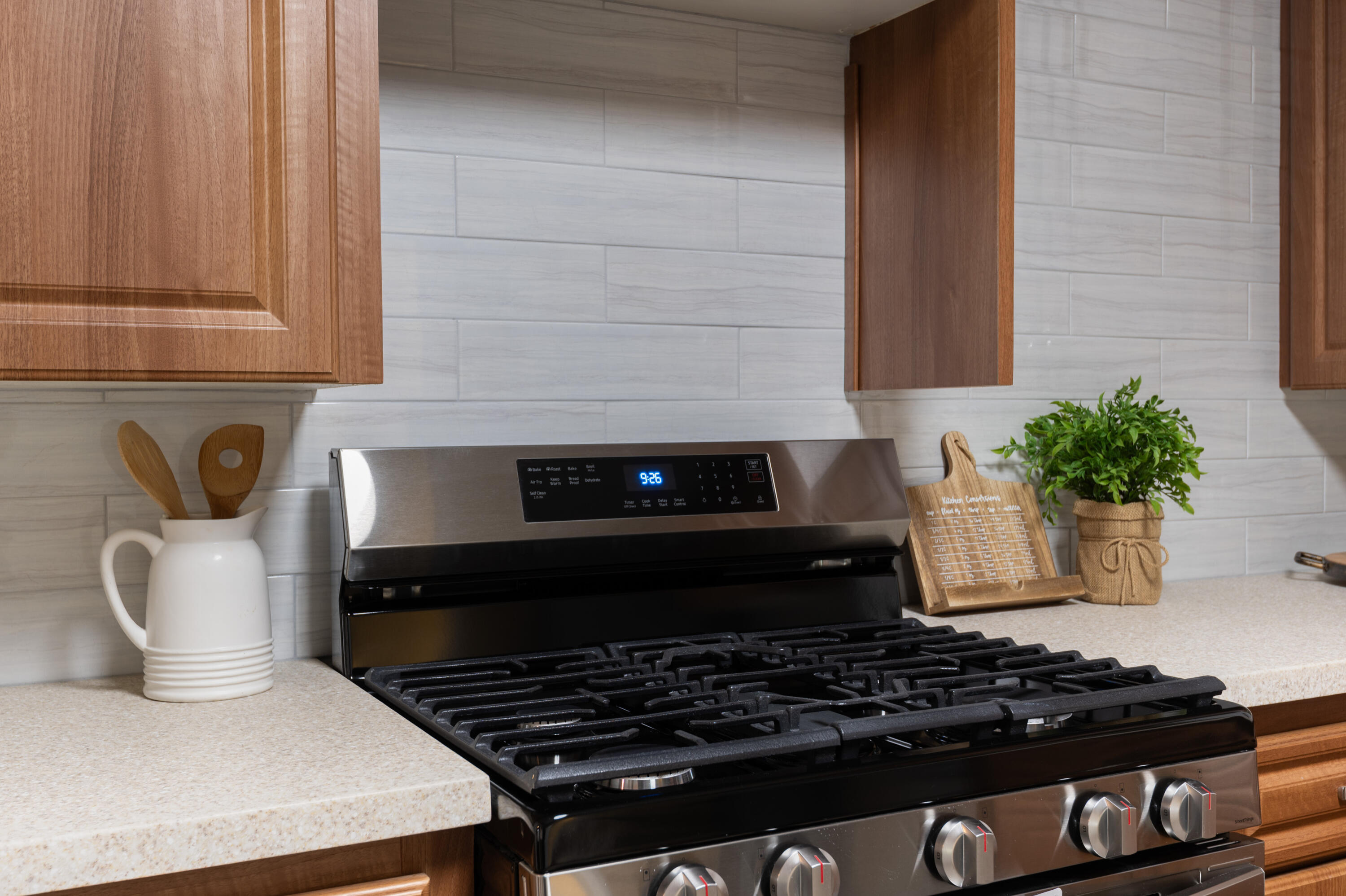 7902 Morrow Avenue NE