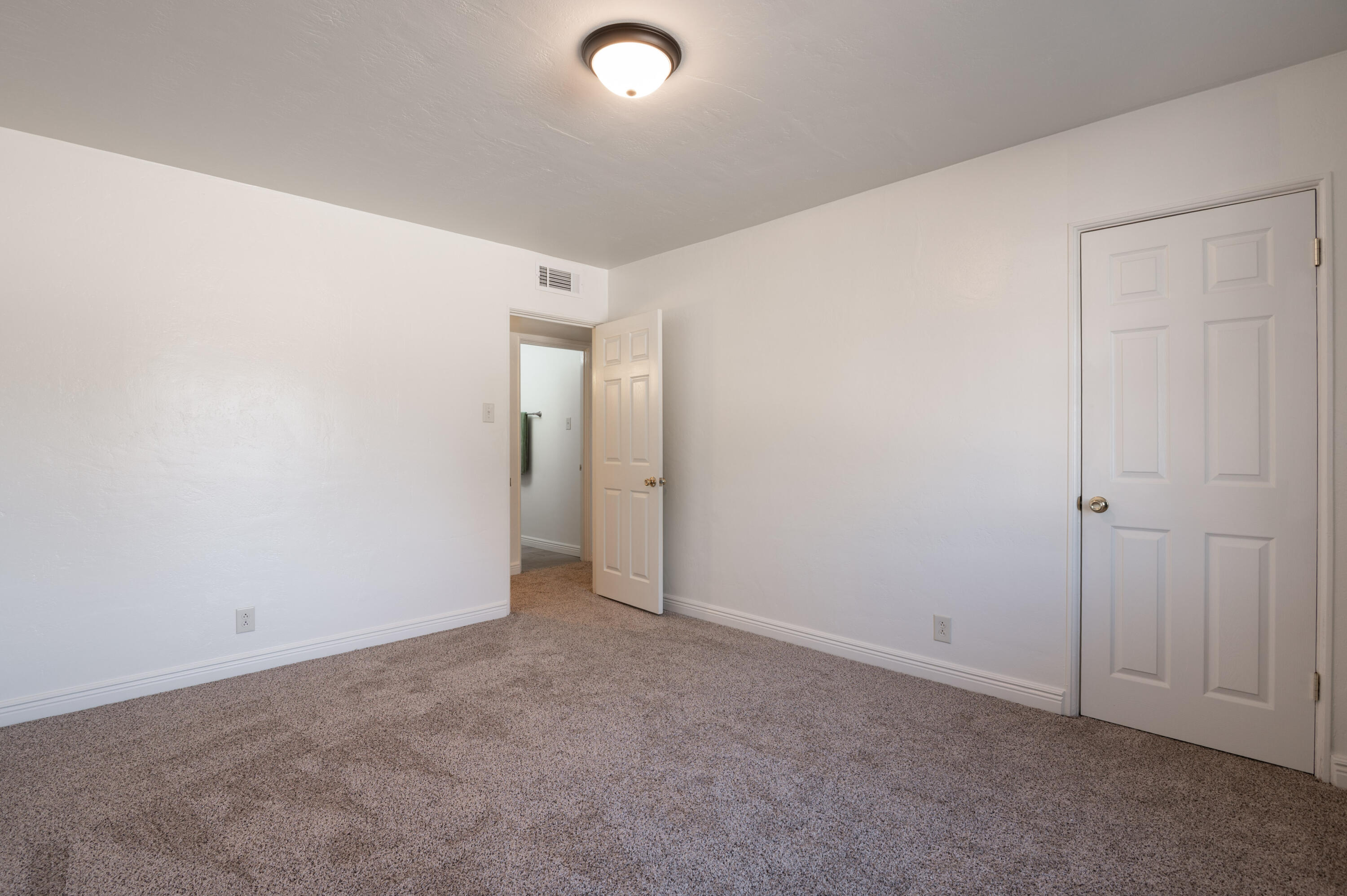 7902 Morrow Avenue NE