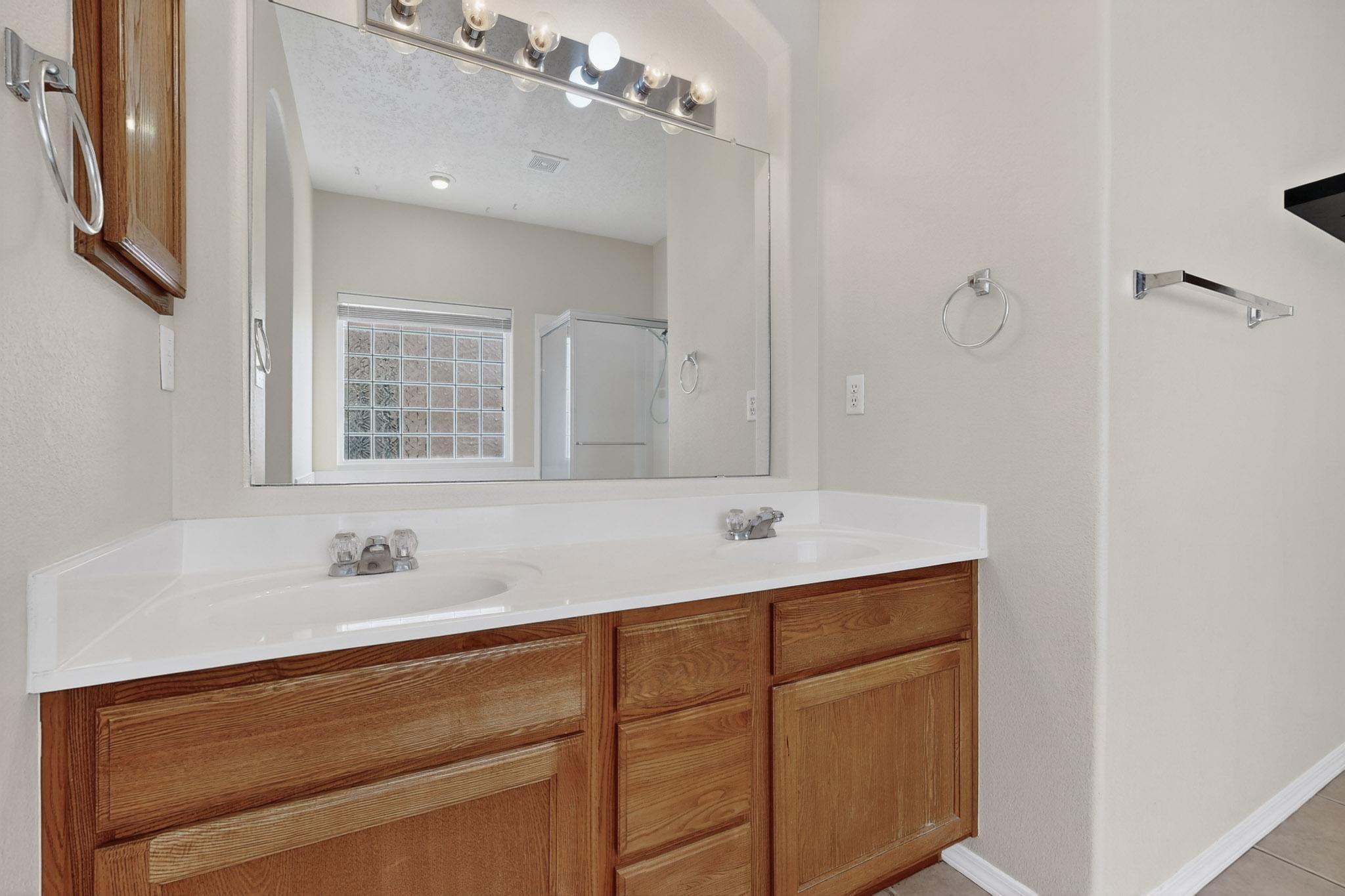 4225 High Mesa Road SE