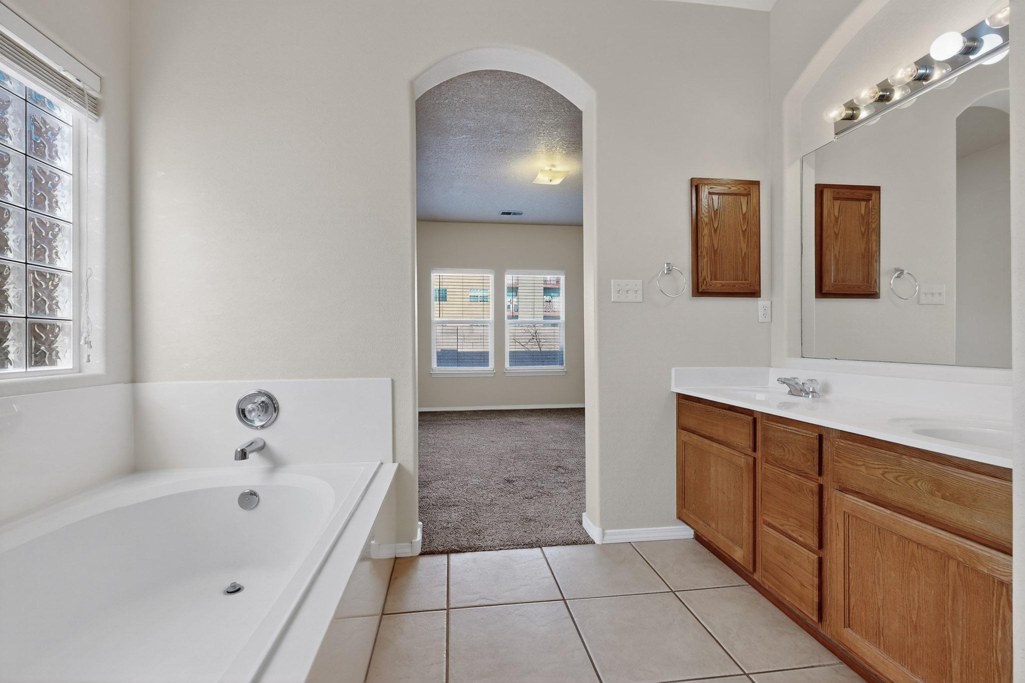 4225 High Mesa Road SE