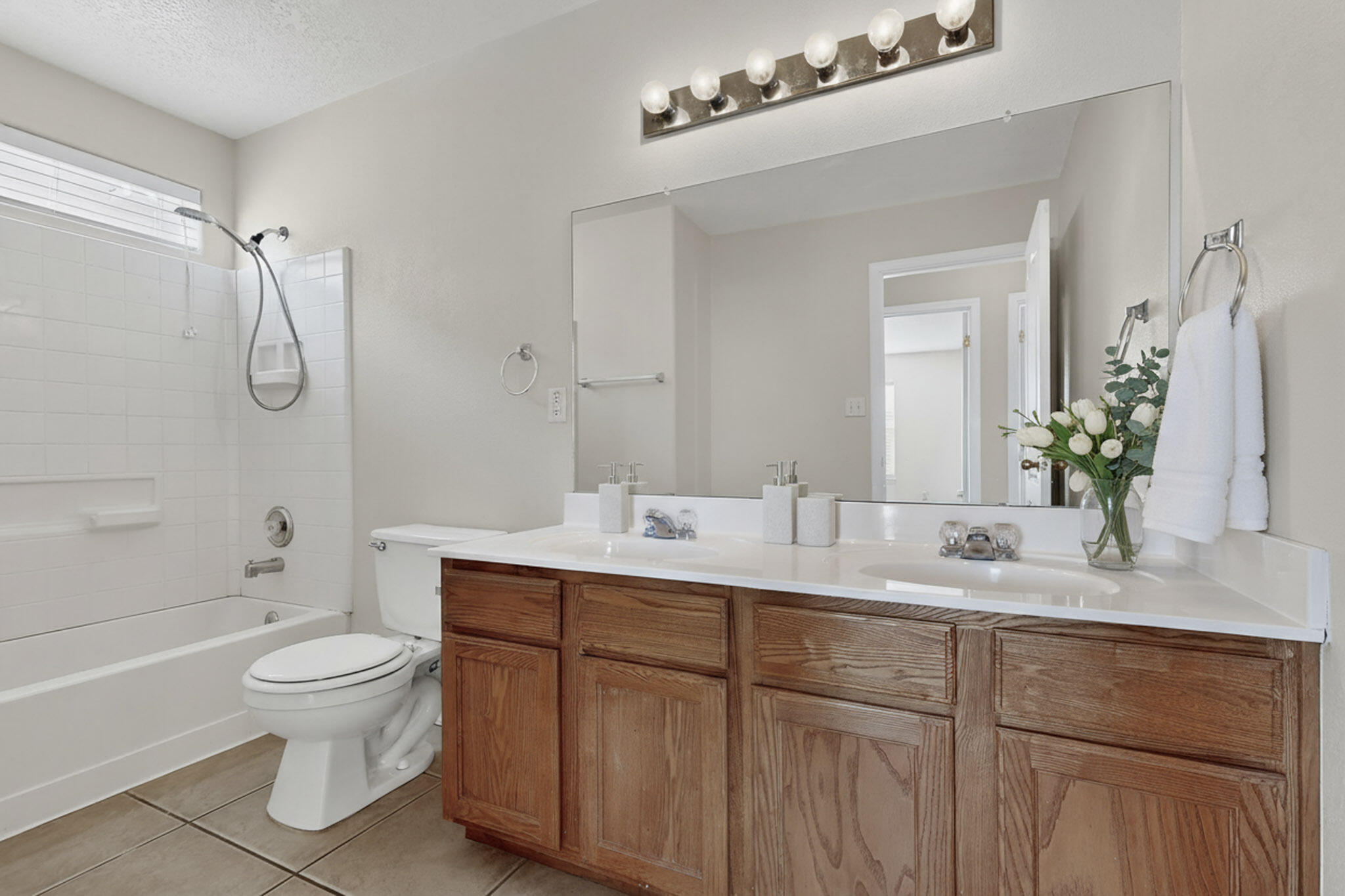 4225 High Mesa Road SE