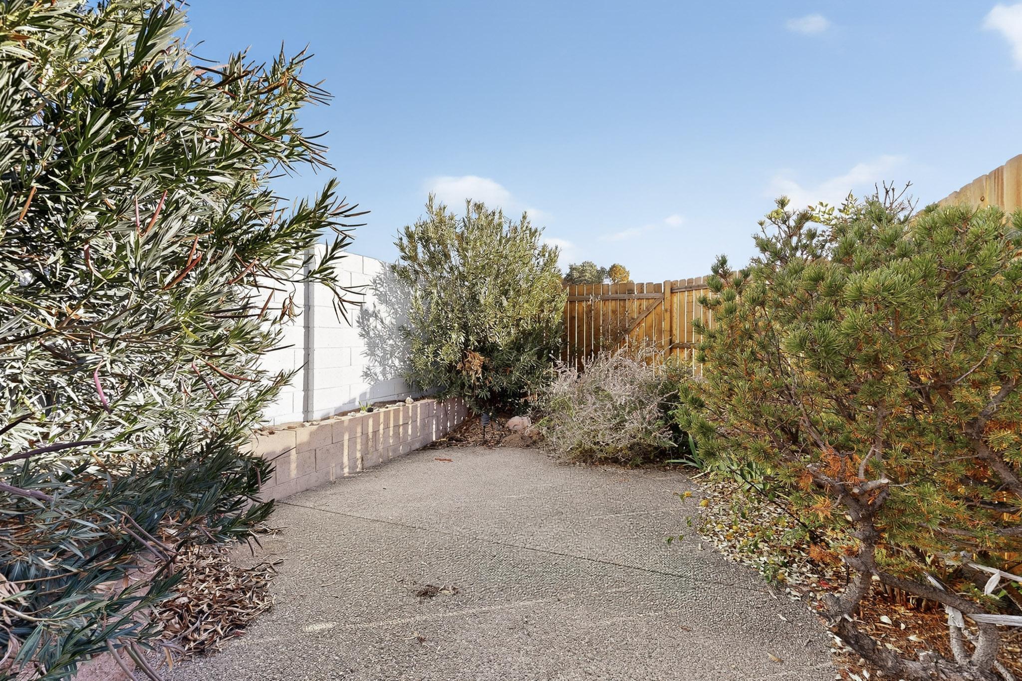 8906 CHAMBERS Place NE