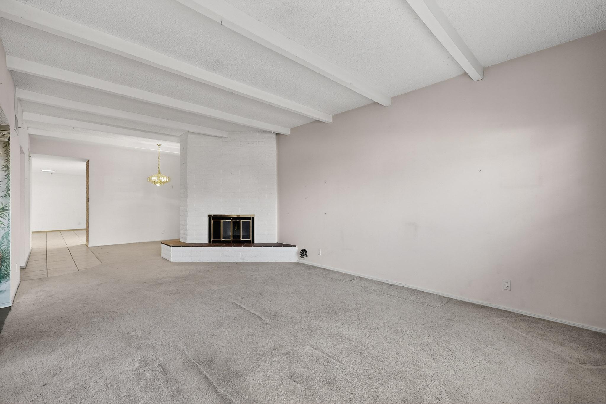 8906 CHAMBERS Place NE