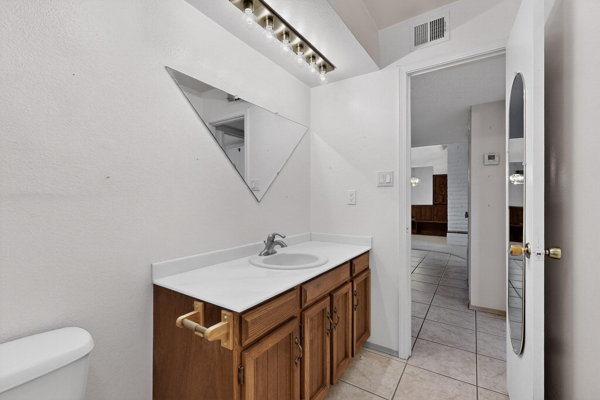 8906 CHAMBERS Place NE