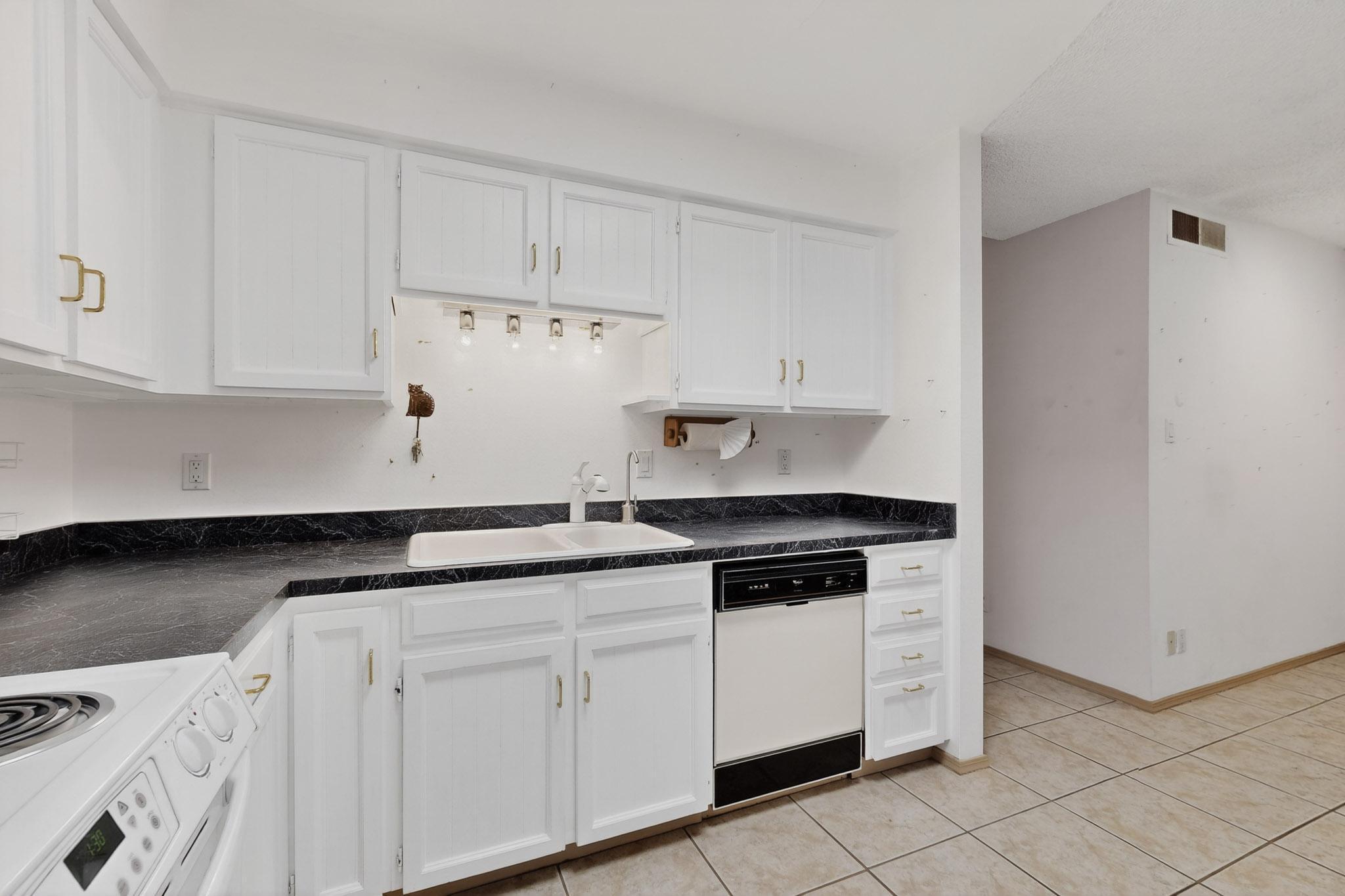 8906 CHAMBERS Place NE