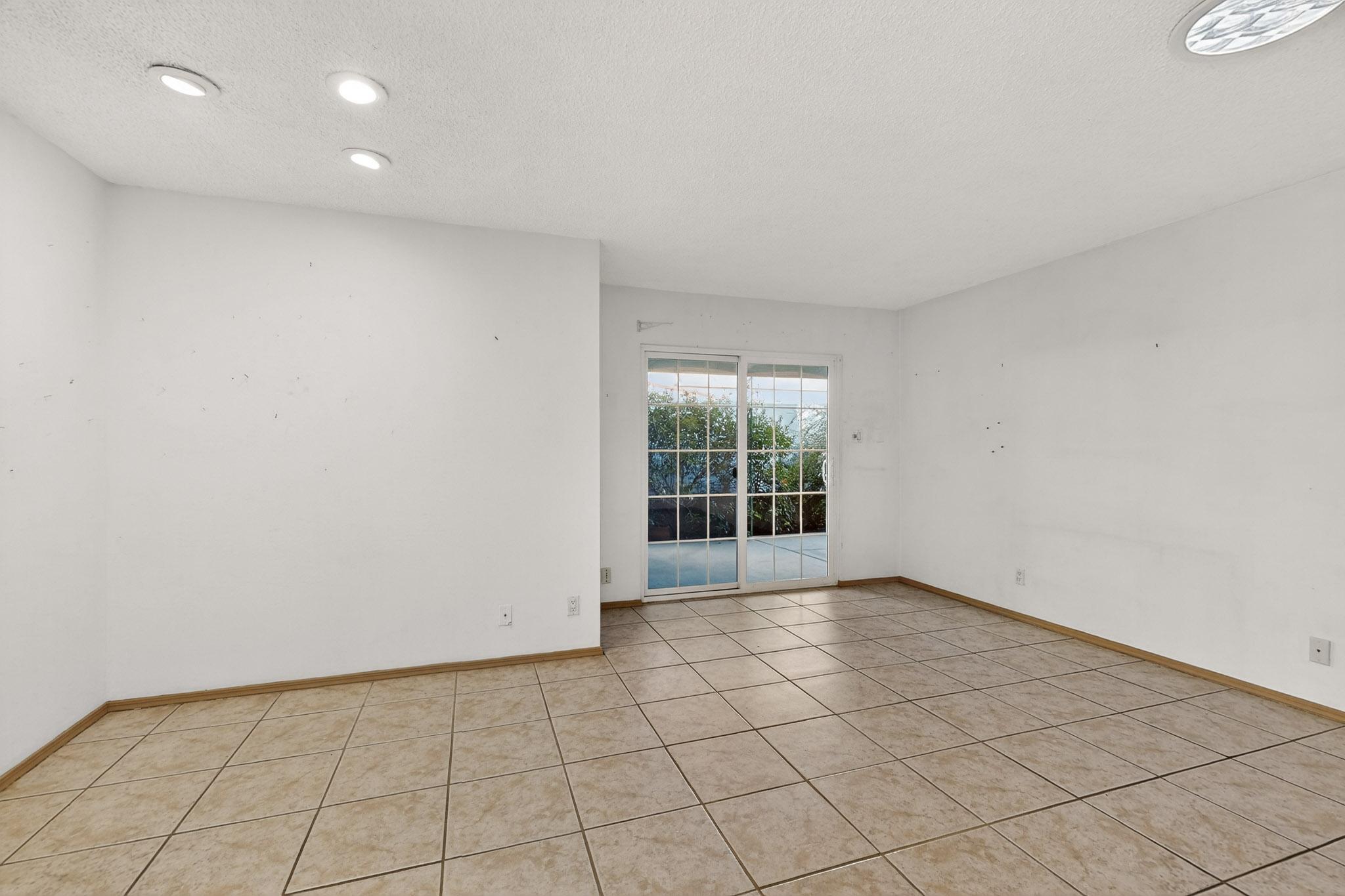 8906 CHAMBERS Place NE