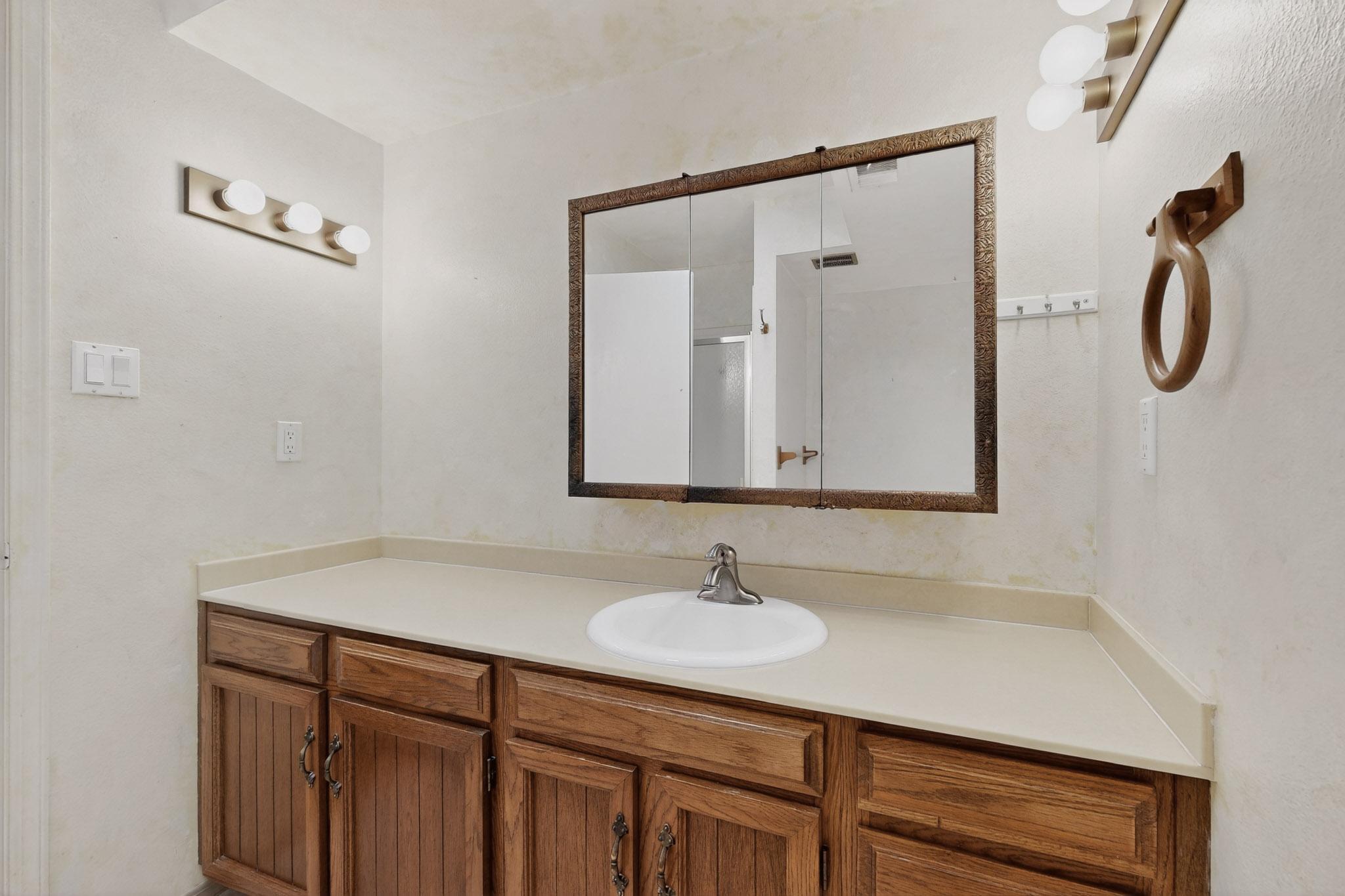 8906 CHAMBERS Place NE